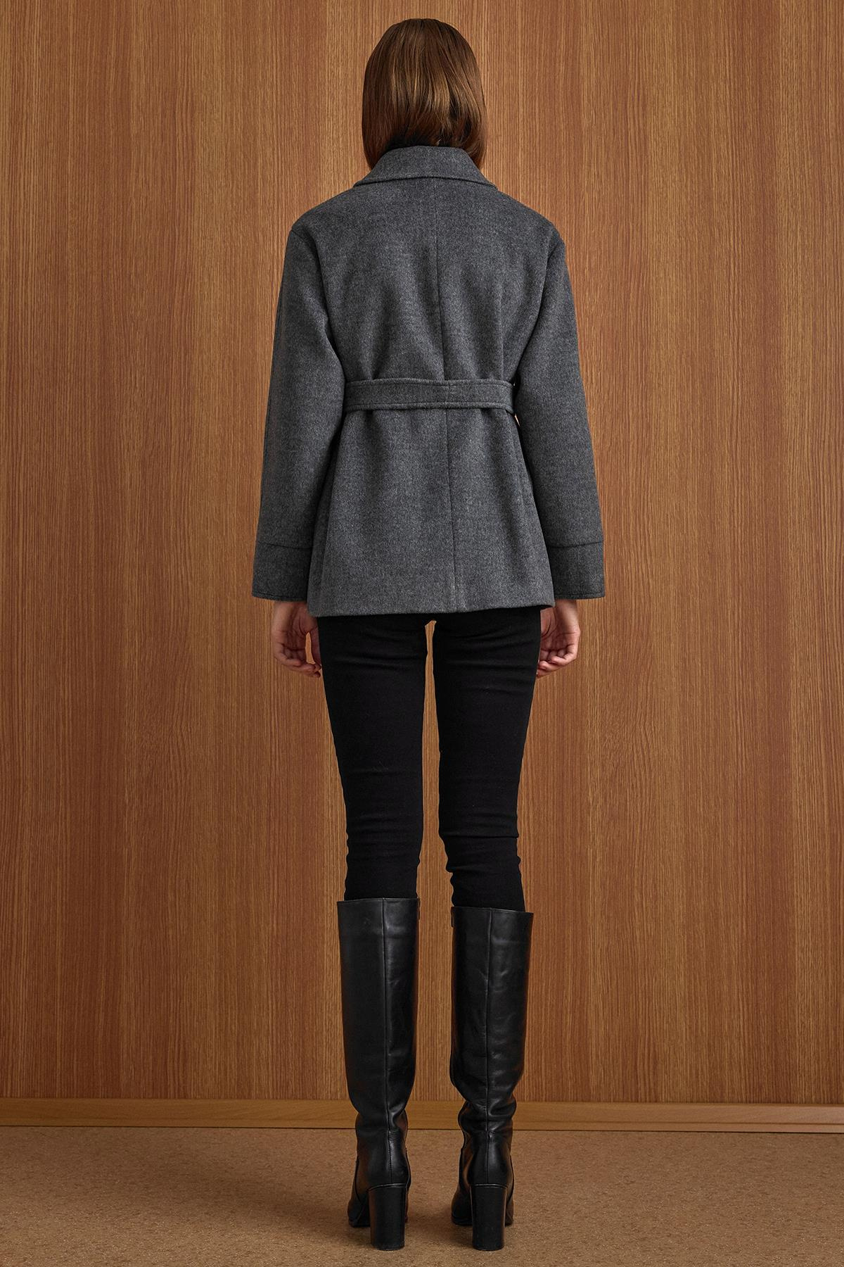 Gömlek Yaka Kuşak Detaylı Oversize Kısa Kaban KOYU GRİ 3155