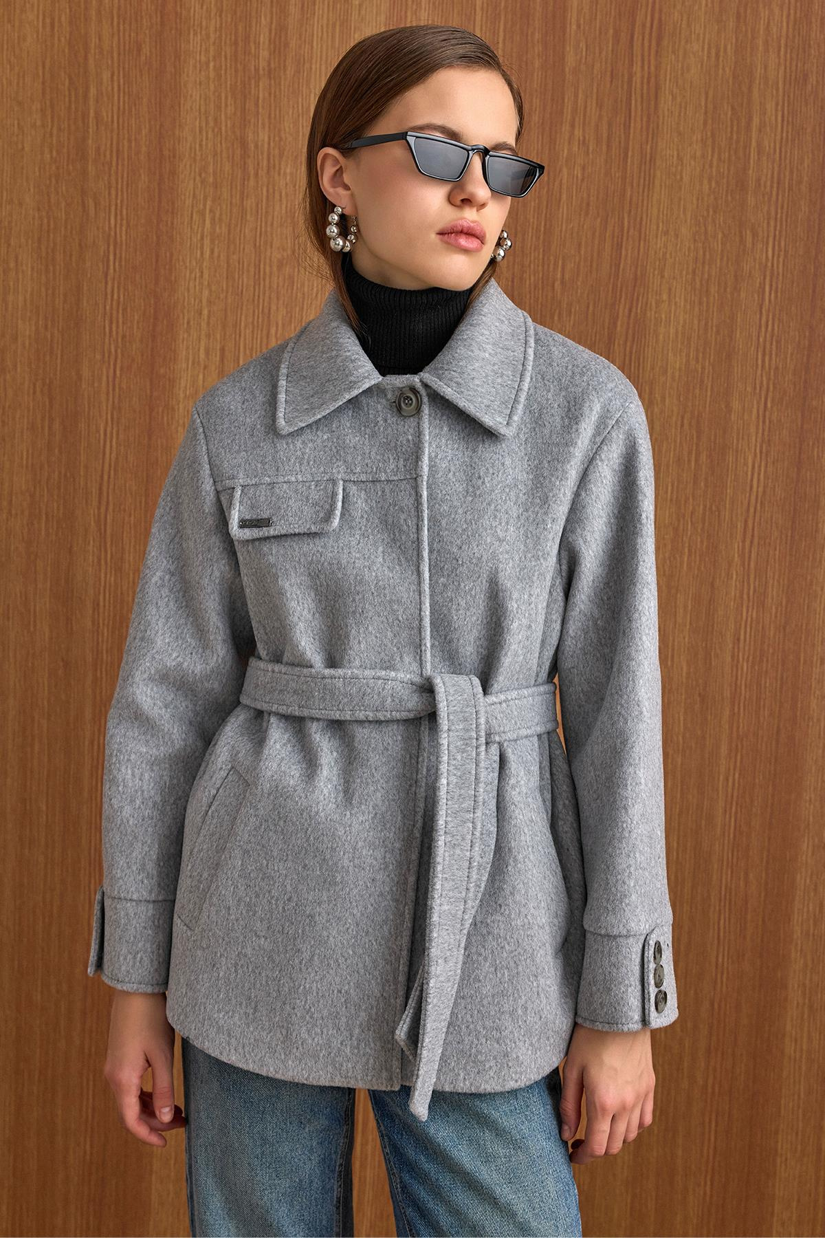 Gömlek Yaka Kuşak Detaylı Oversize Kısa Kaban AÇIK GRİ 3155