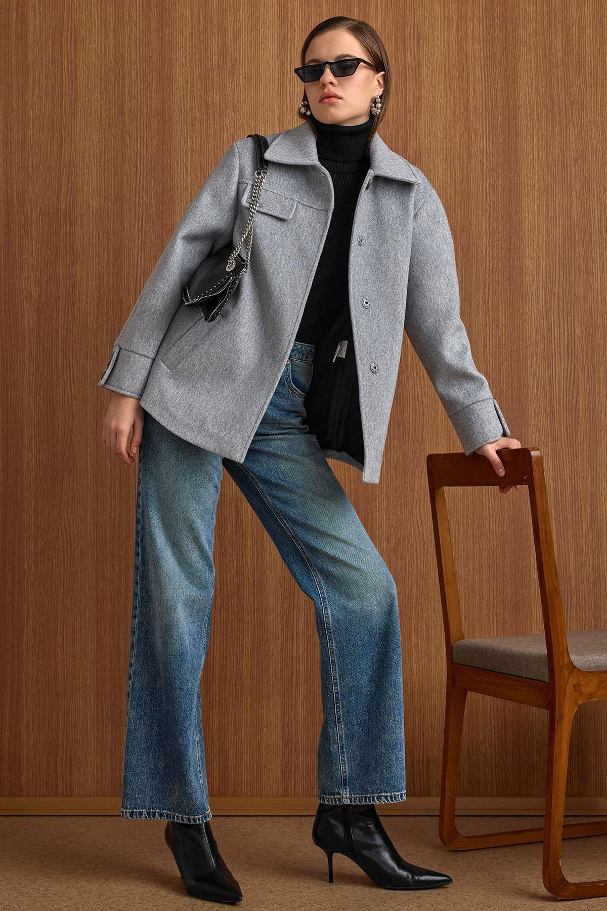 Gömlek Yaka Kuşak Detaylı Oversize Kısa Kaban AÇIK GRİ 3155