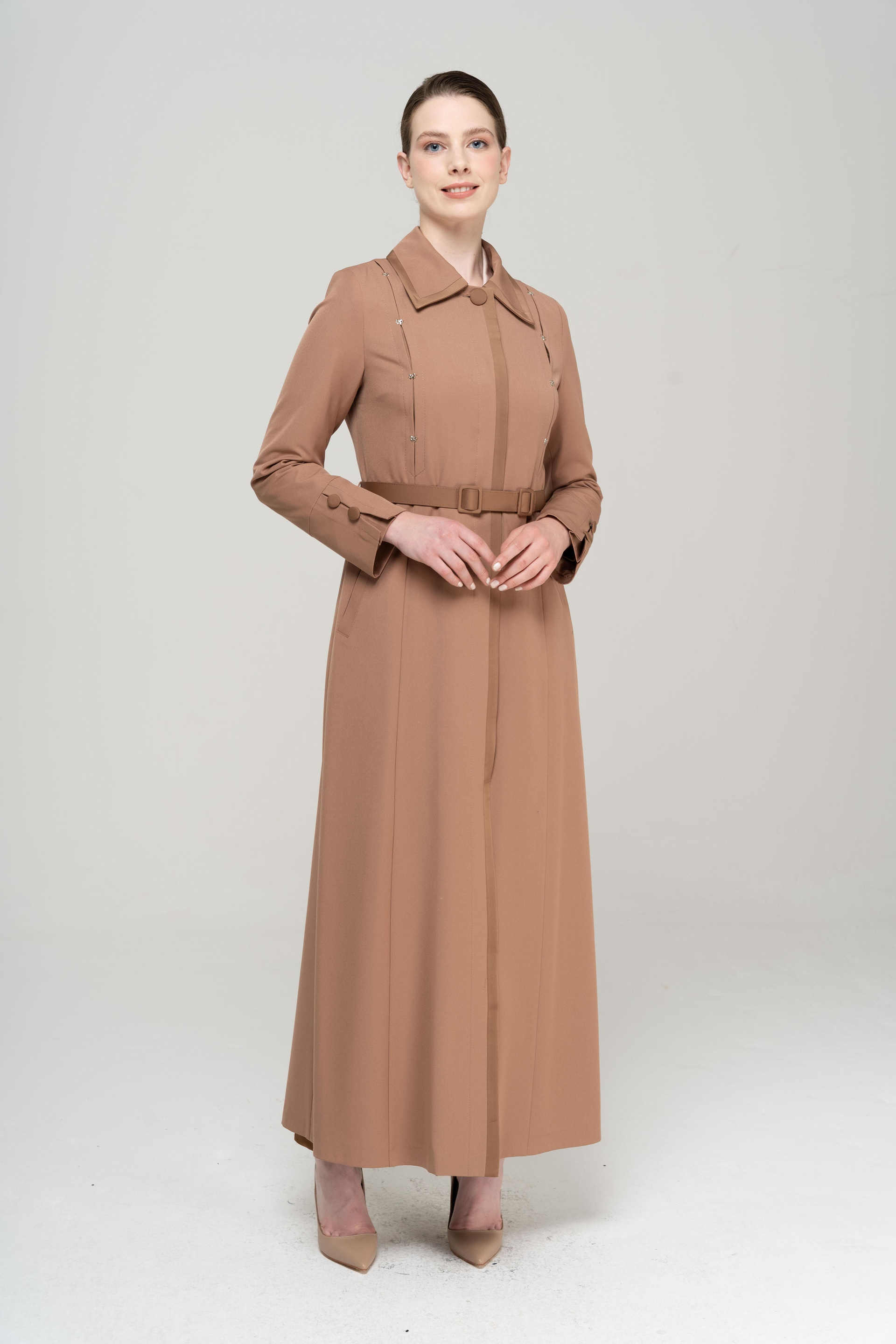 معطف علوي مبطن مع ياقة قميص من الساتان وتفاصيل الإكسسوار كامل 6562