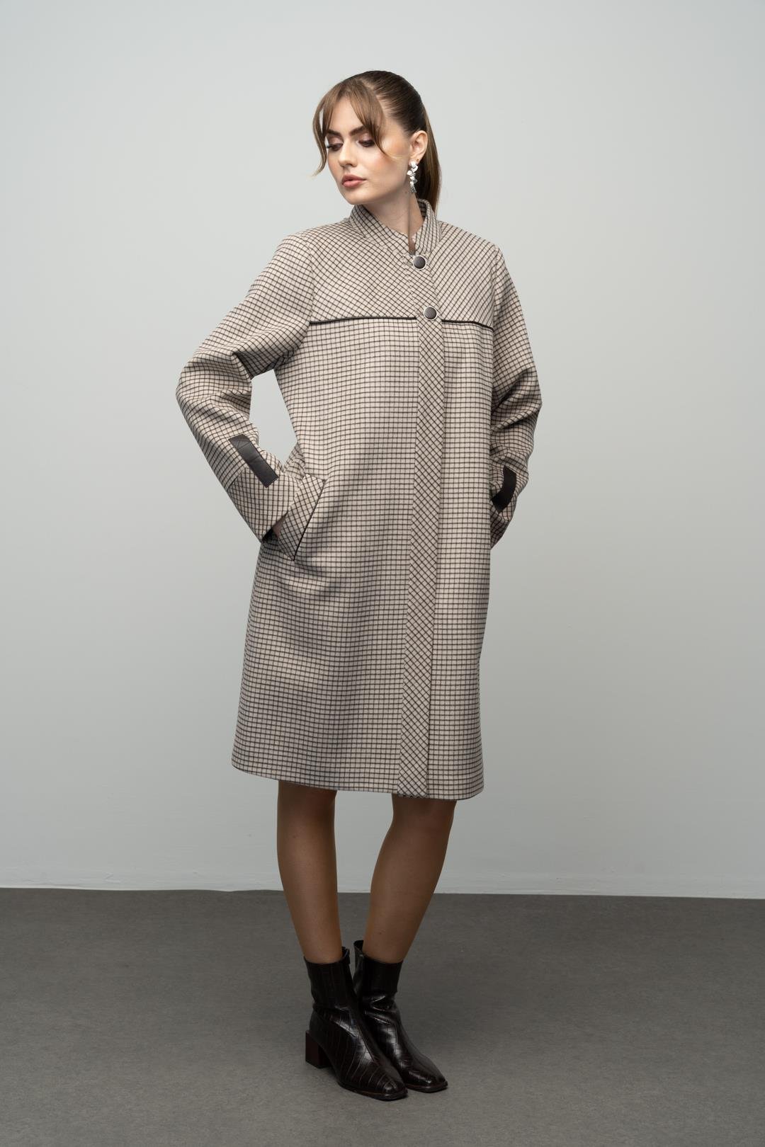 Hakim Yaka Kare Desenli Büyük Beden Kaşmir Kaban TAŞ 3026