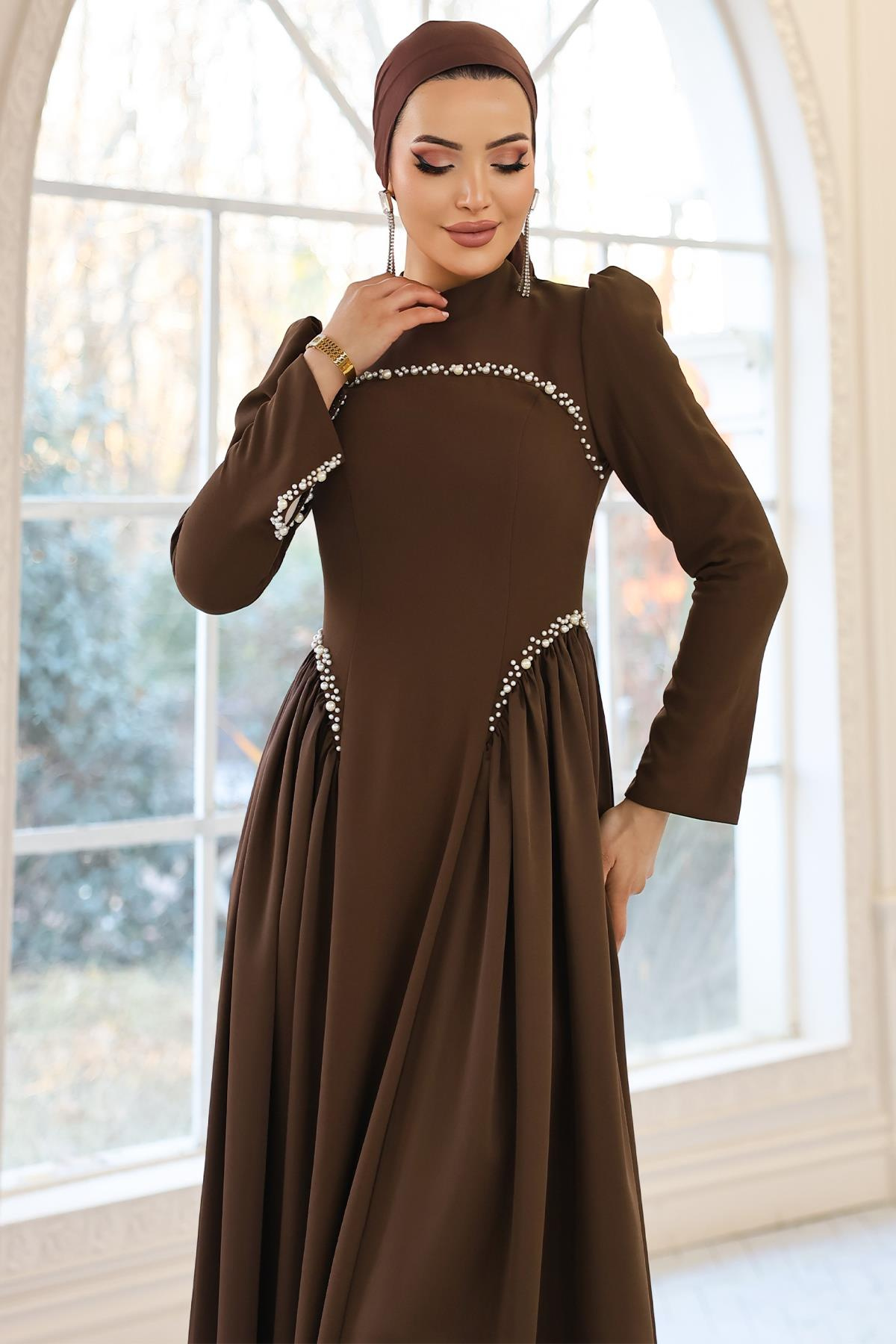 İnci Detaylı Krep ve Saten Kombinli Kloş Tesettür KAHVE 1686