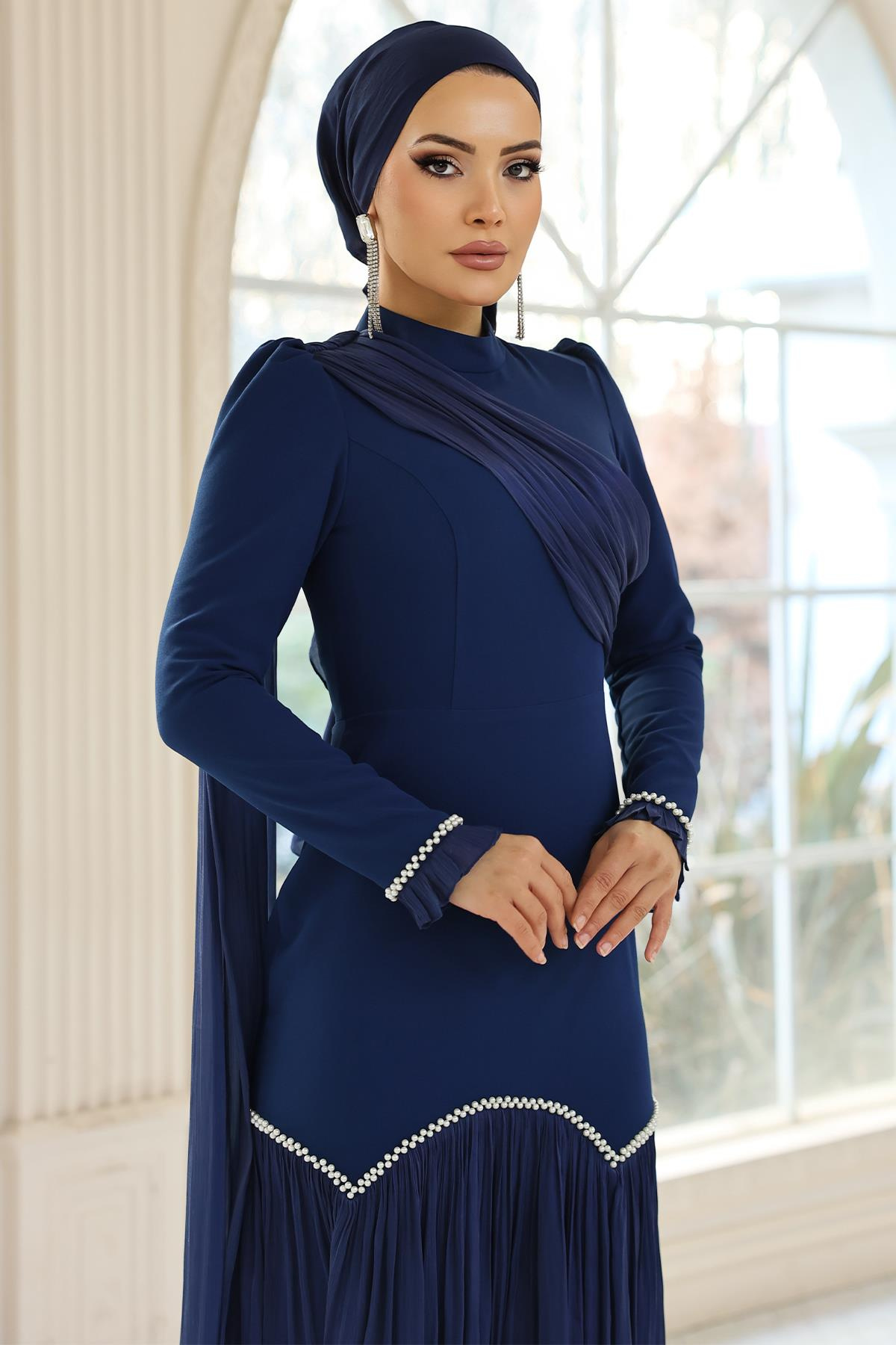 İnci Pilise Detaylı Krep Yoryo İpek Kombinli Tesettür Abiye Elbise LACİVERT 1684