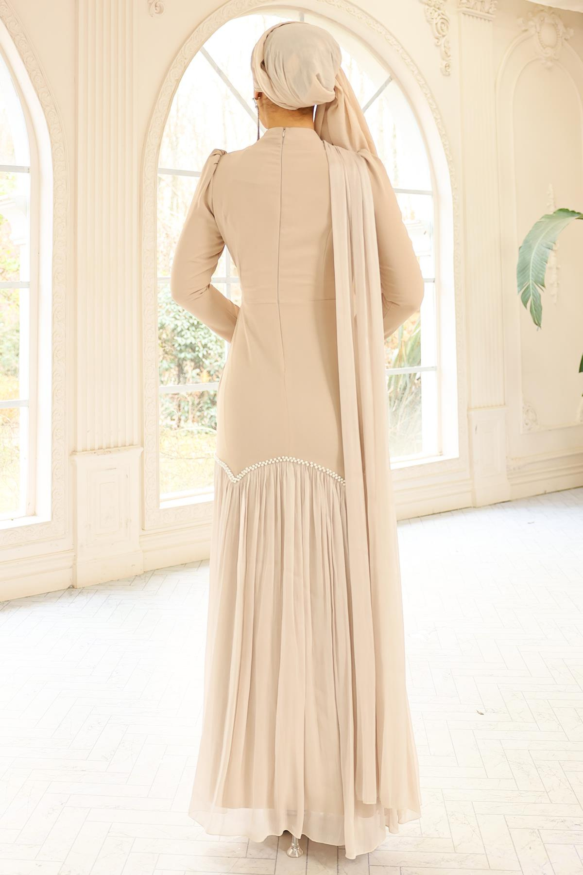 İnci Pilise Detaylı Krep Yoryo İpek Kombinli Tesettür Abiye Elbise BEJ 1684