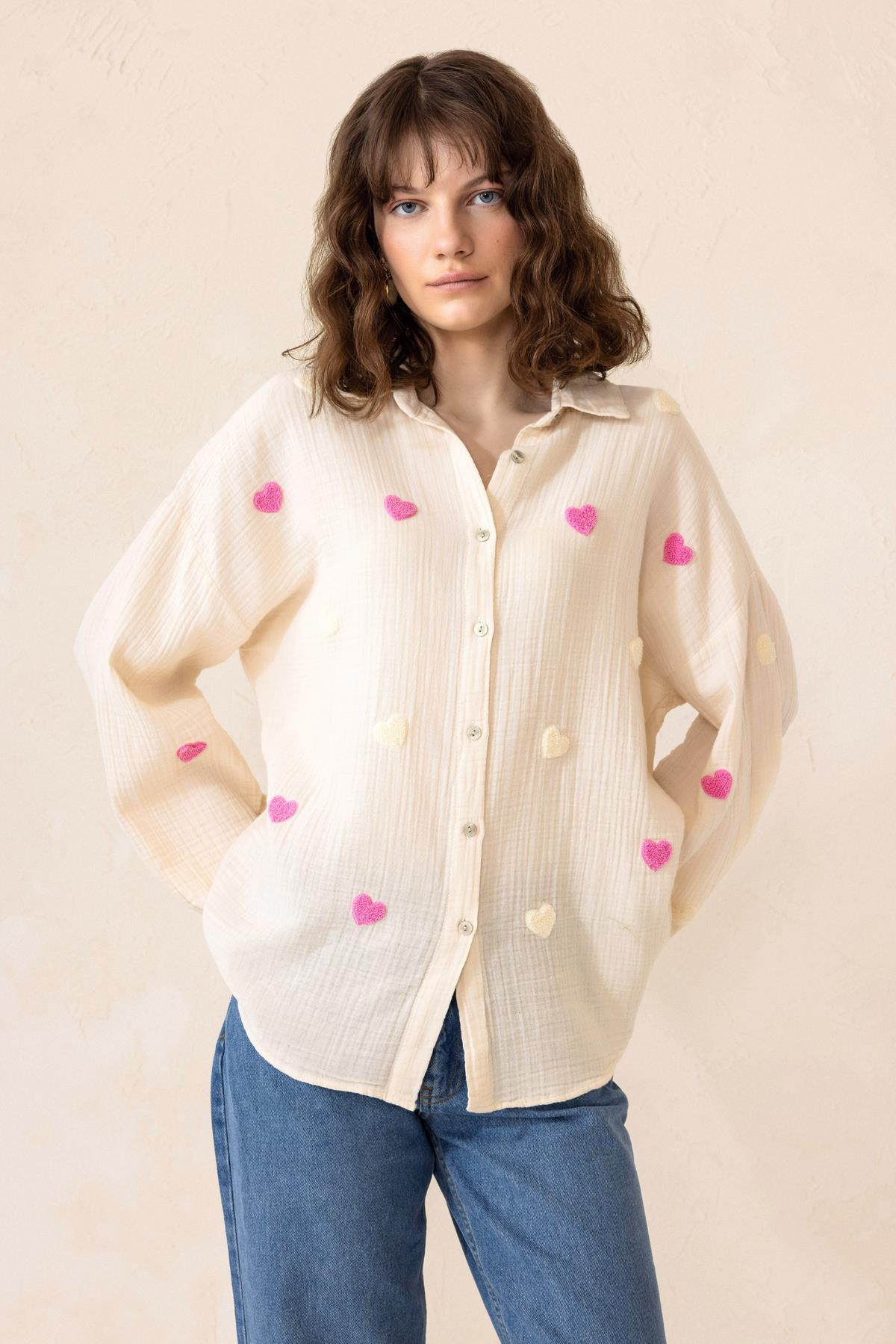 Casual Shirt with Heart Embroidery IVORY 9310