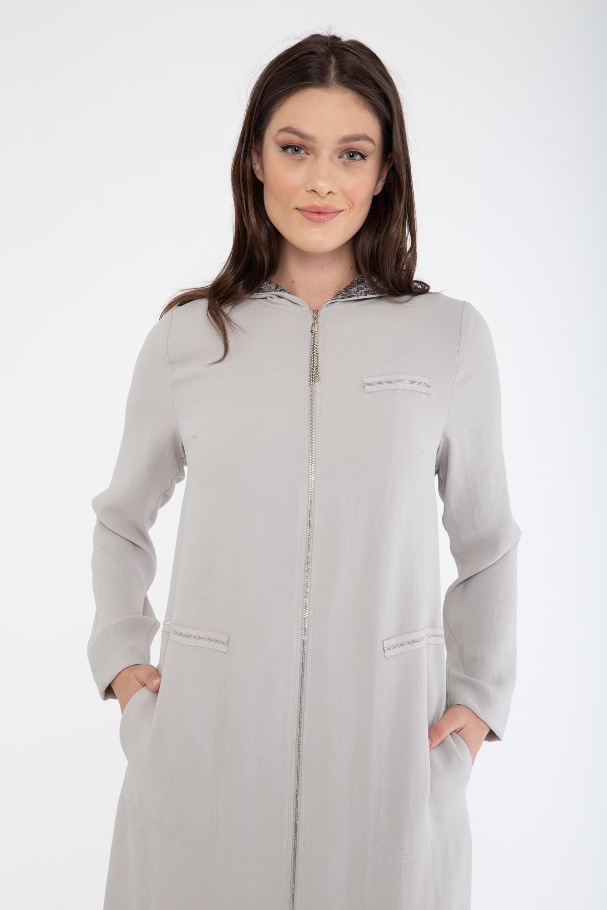 Kapşonu Payetli Şerit Detaylı Spor Kap TAŞ 6038