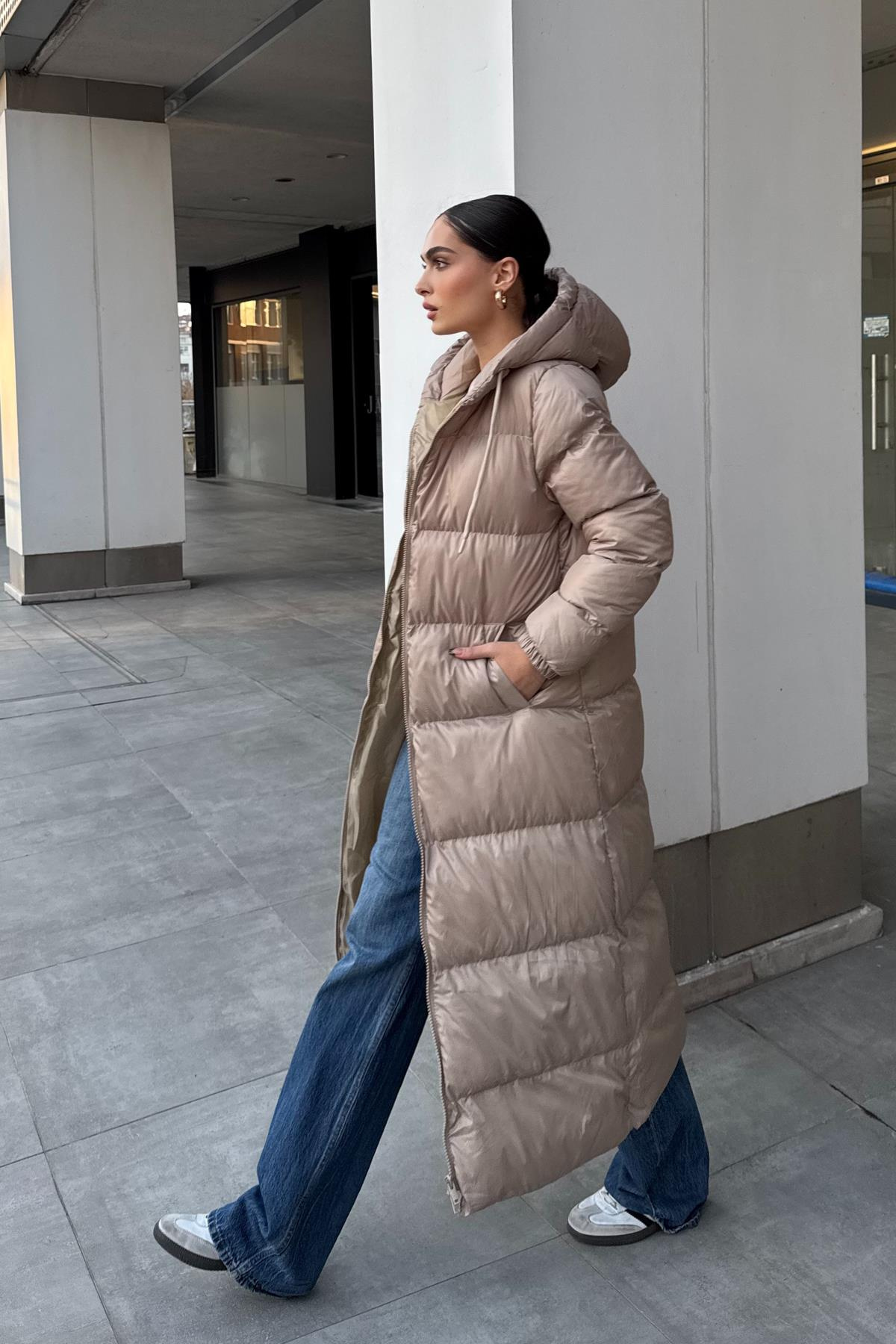 Kapüşon Detaylı Fermuarlı Uzun Şişme Mont BEJ 6668