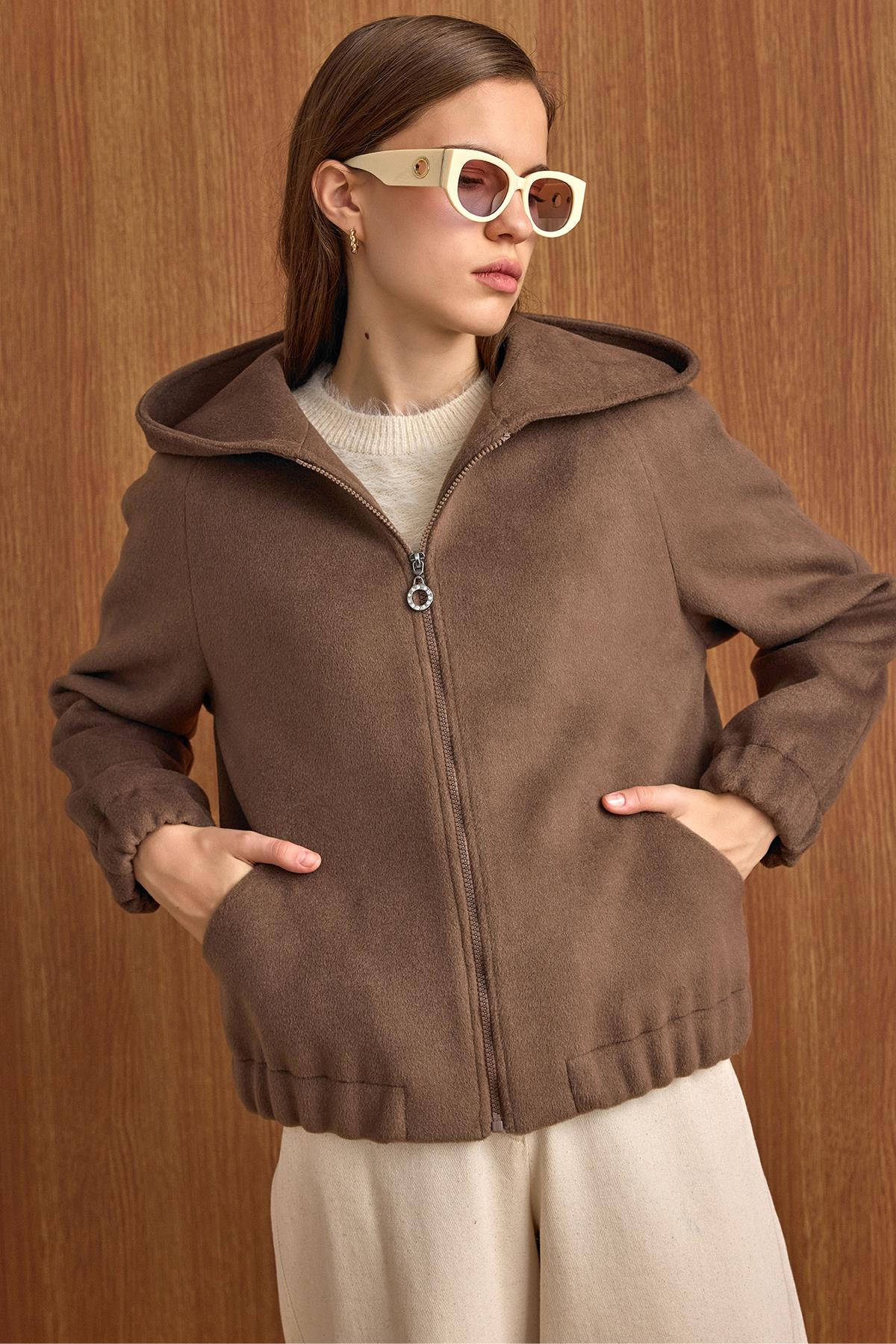 Kapüşonlu Beli Lastikli Oversize Kısa Kaban VİZON 3162