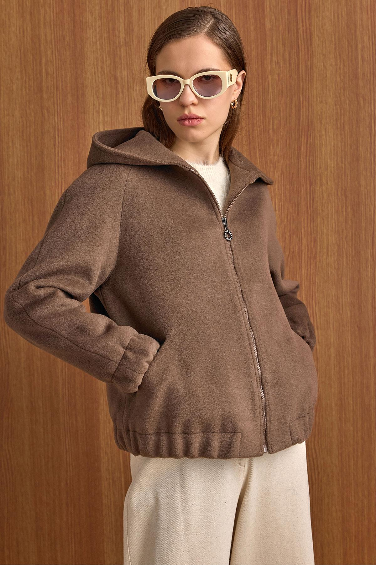 Kapüşonlu Beli Lastikli Oversize Kısa Kaban VİZON 3162