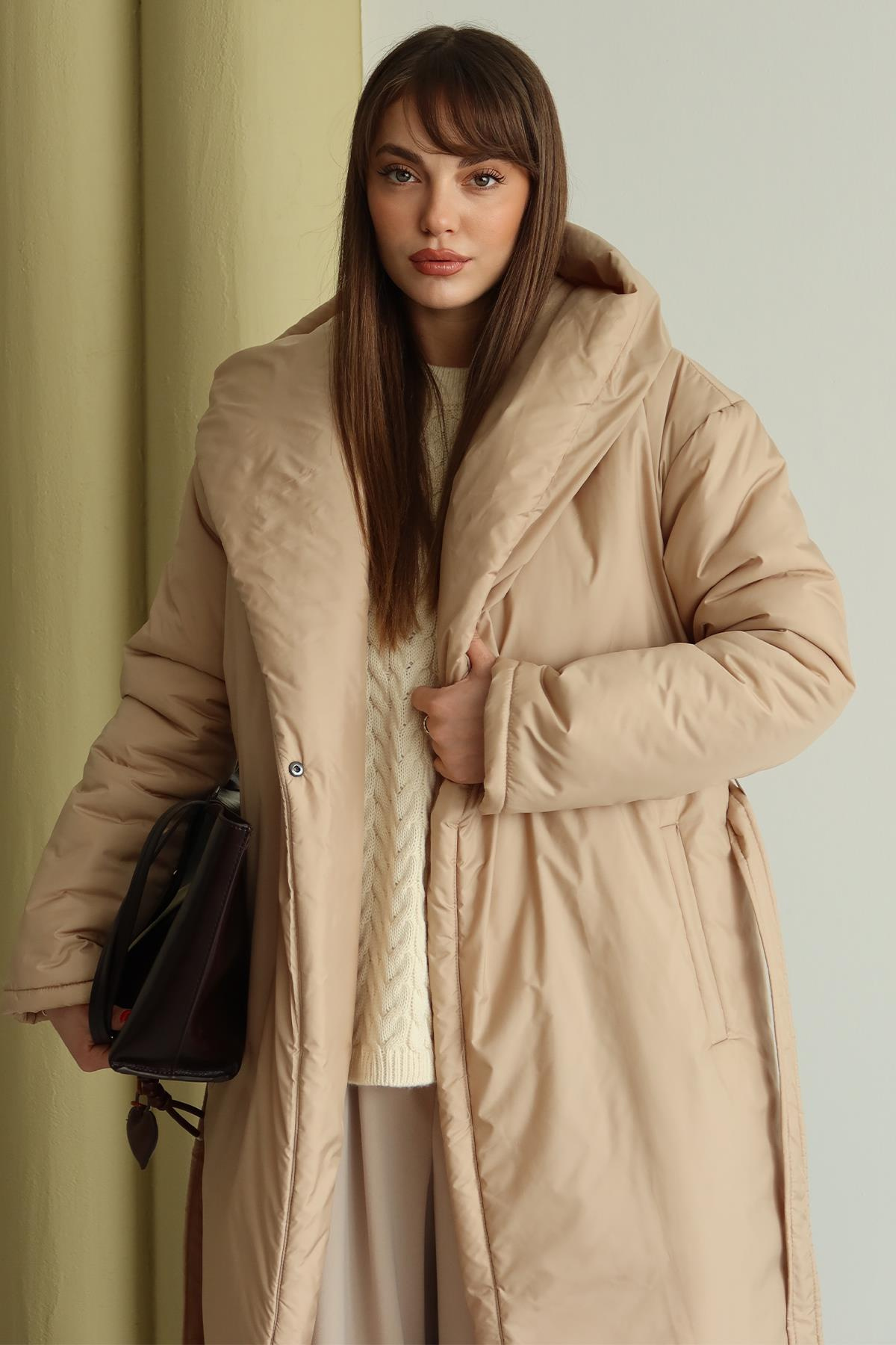 Kapüşonlu Çıt Çıt Kapamalı Elyaflı Uzun Mont BEJ 6815