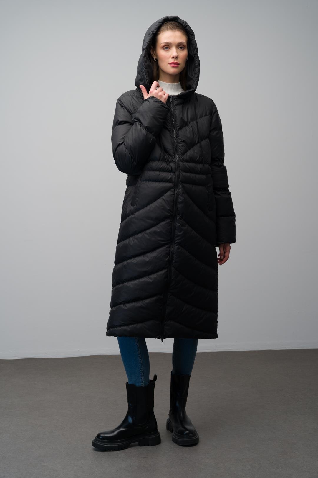 Kapüşonlu Desen Detaylı Uzun Şişme Mont SİYAH 6669