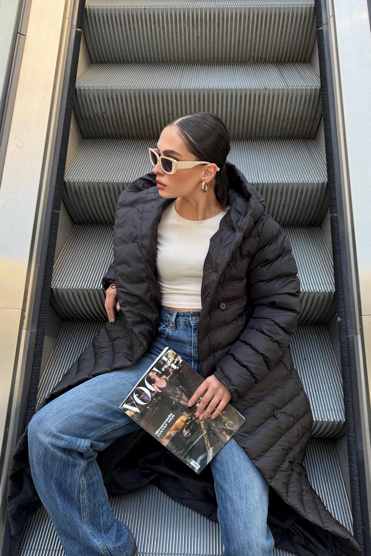 Kapüşonlu Düğme Kapamalı Uzun Şişme Mont SİYAH 6494