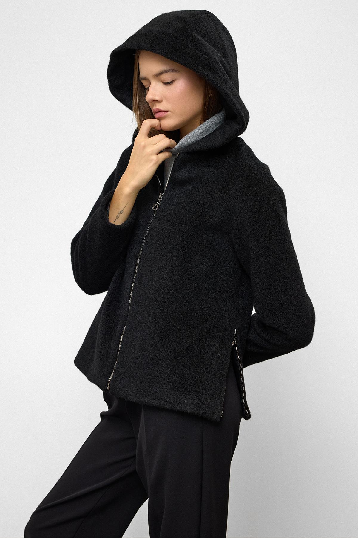 Kapüşonlu Fermuar Detaylı Oversize Kısa Kaban SİYAH 3130