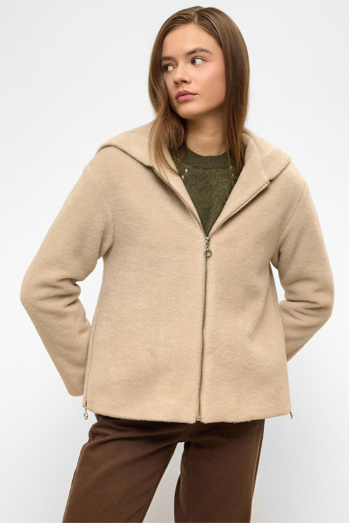 Kapüşonlu Fermuar Detaylı Oversize Kısa Kaban KOYU BEJ 3130