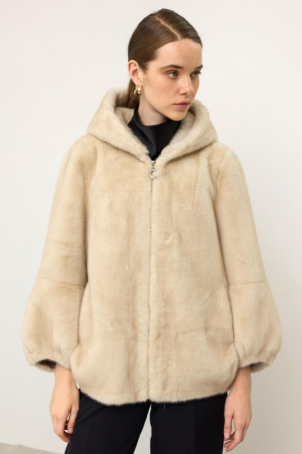 Kapüşonlu Fermuar Kapamalı Kürk Görünümlü Exclusive Ceket BEJ 1009