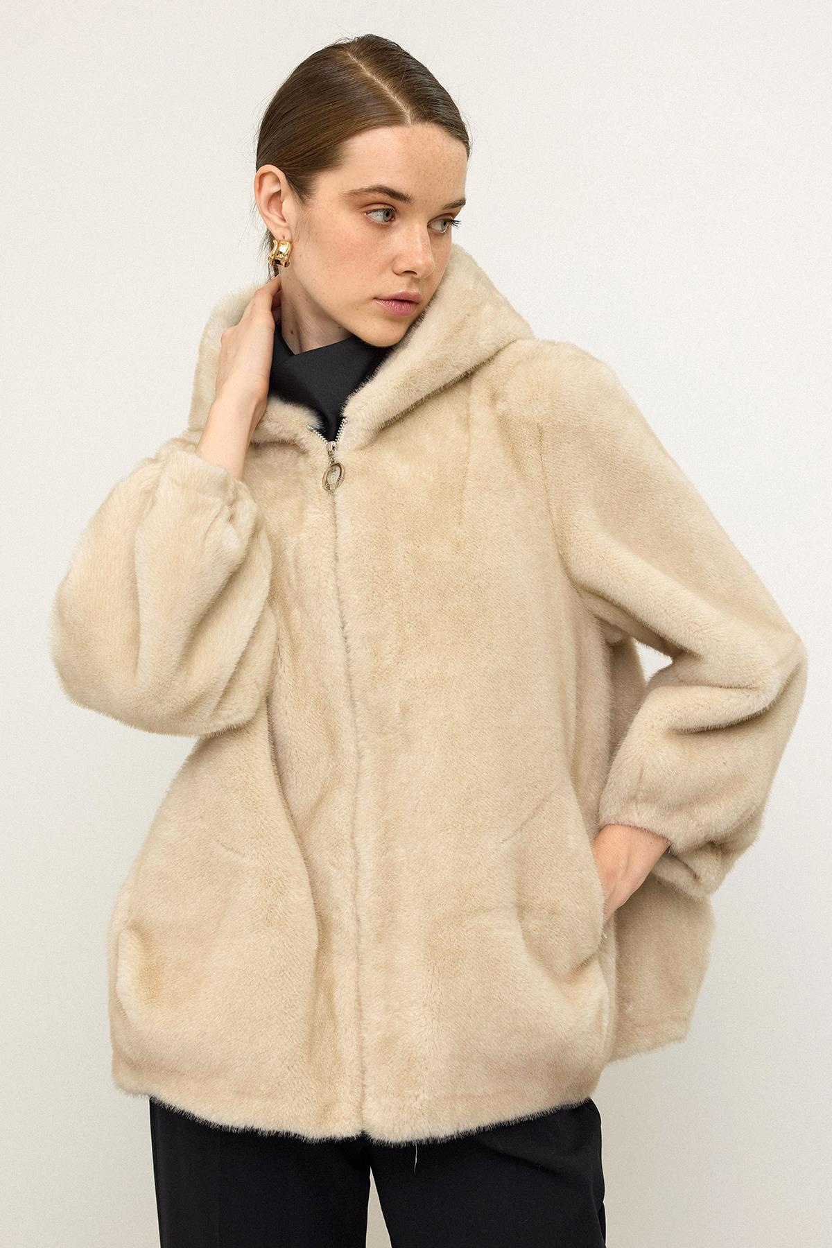 Kapüşonlu Fermuar Kapamalı Kürk Görünümlü Exclusive Ceket BEJ 1009
