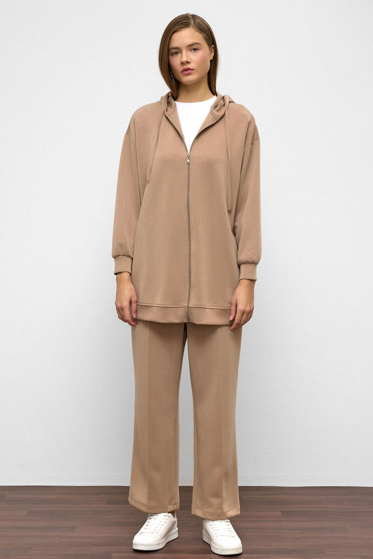 Kapüşonlu Fermuarlı Taş Bezeli Premium Kumaş Sweat Pantolon Takım KAMEL 9371-TK