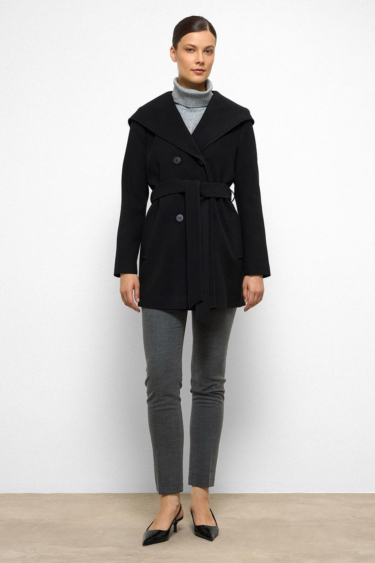 Kapüşonlu Kruvaze Kısa Kaban SİYAH 3103