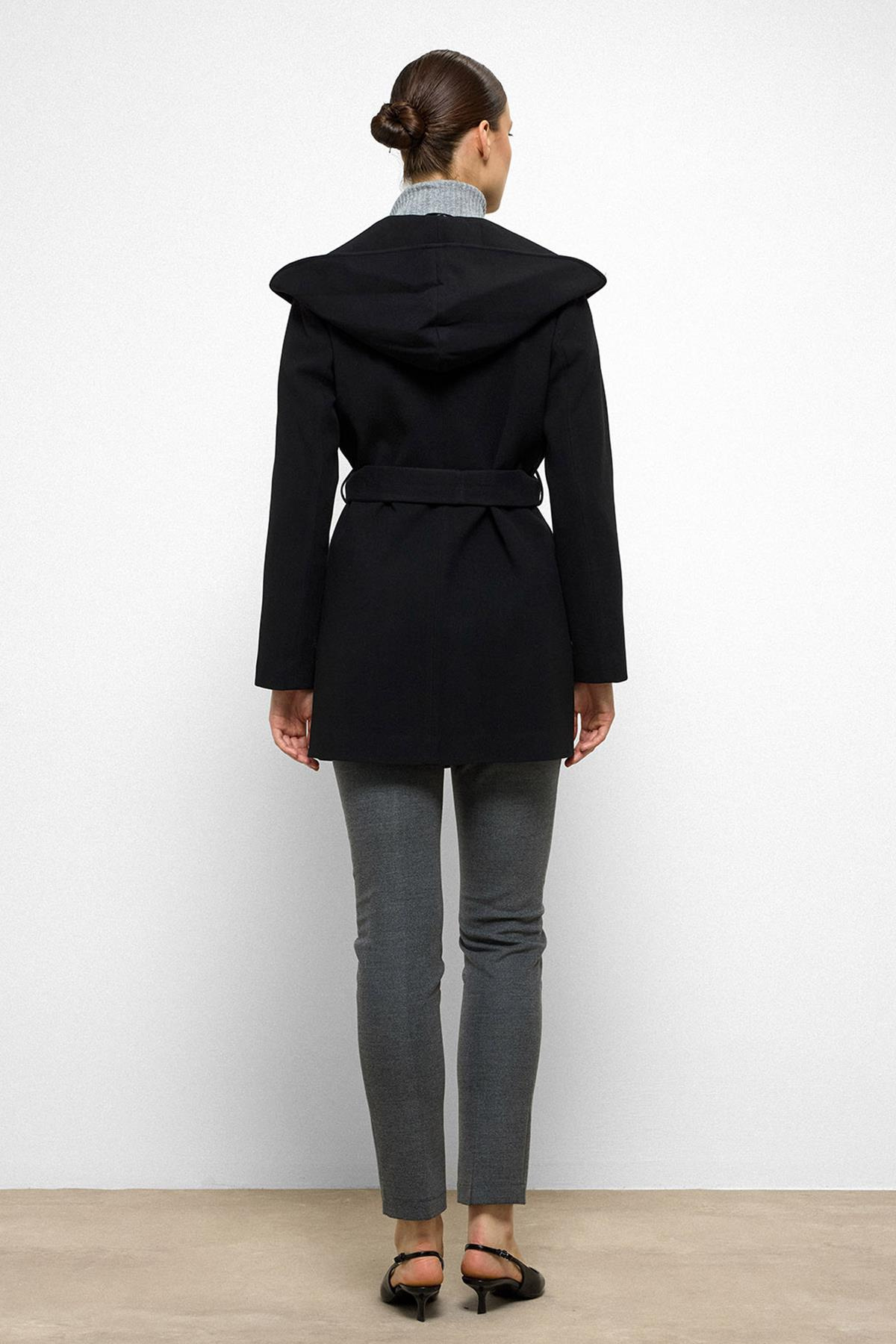 Kapüşonlu Kruvaze Kısa Kaban SİYAH 3103