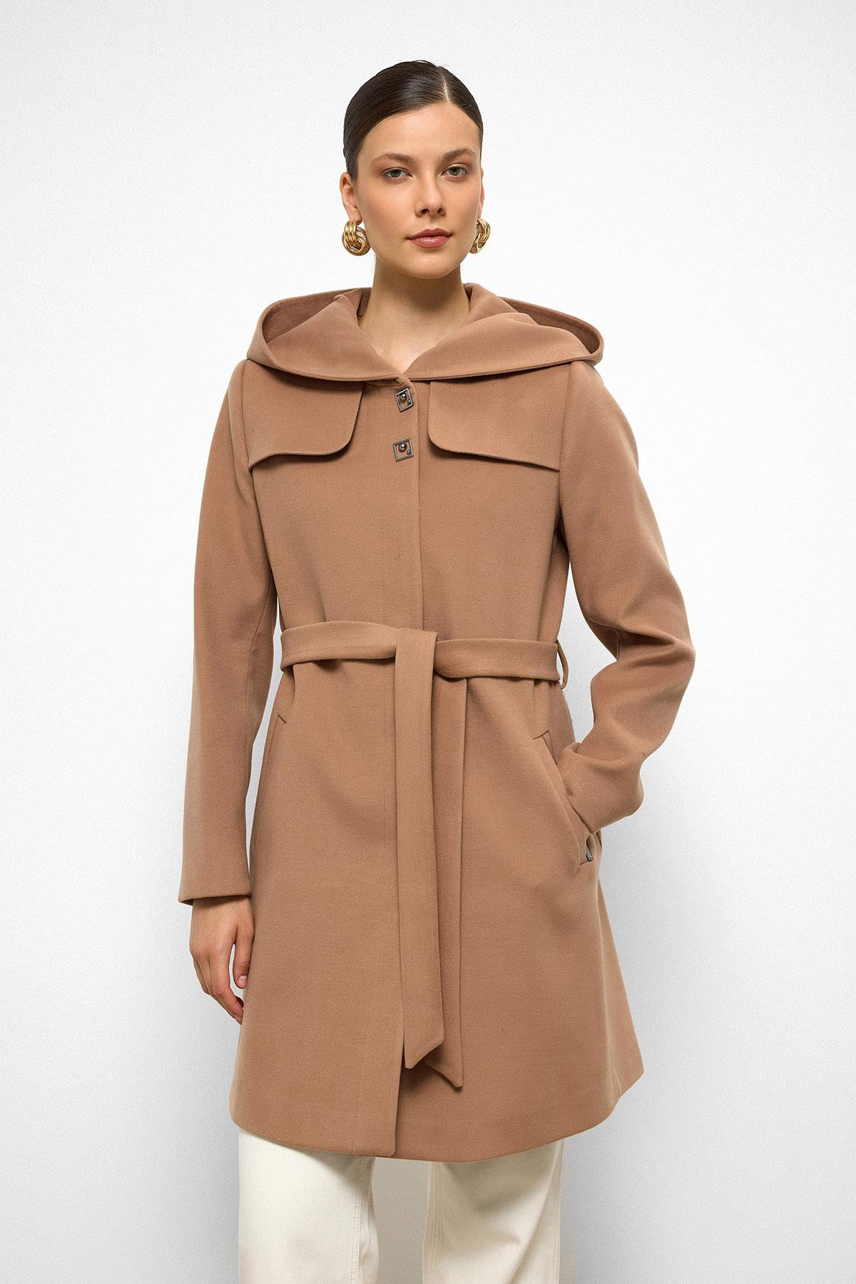 Kapüşonlu Pelerin Detaylı Kaban KAMEL 3109