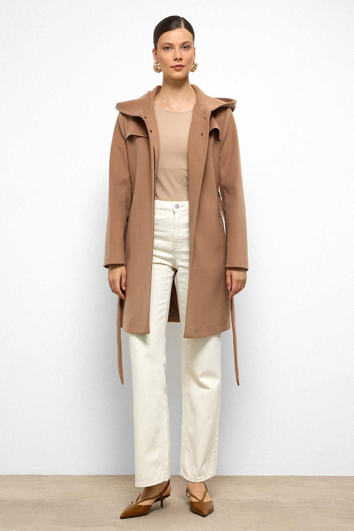 Kapüşonlu Pelerin Detaylı Kaban KAMEL 3109