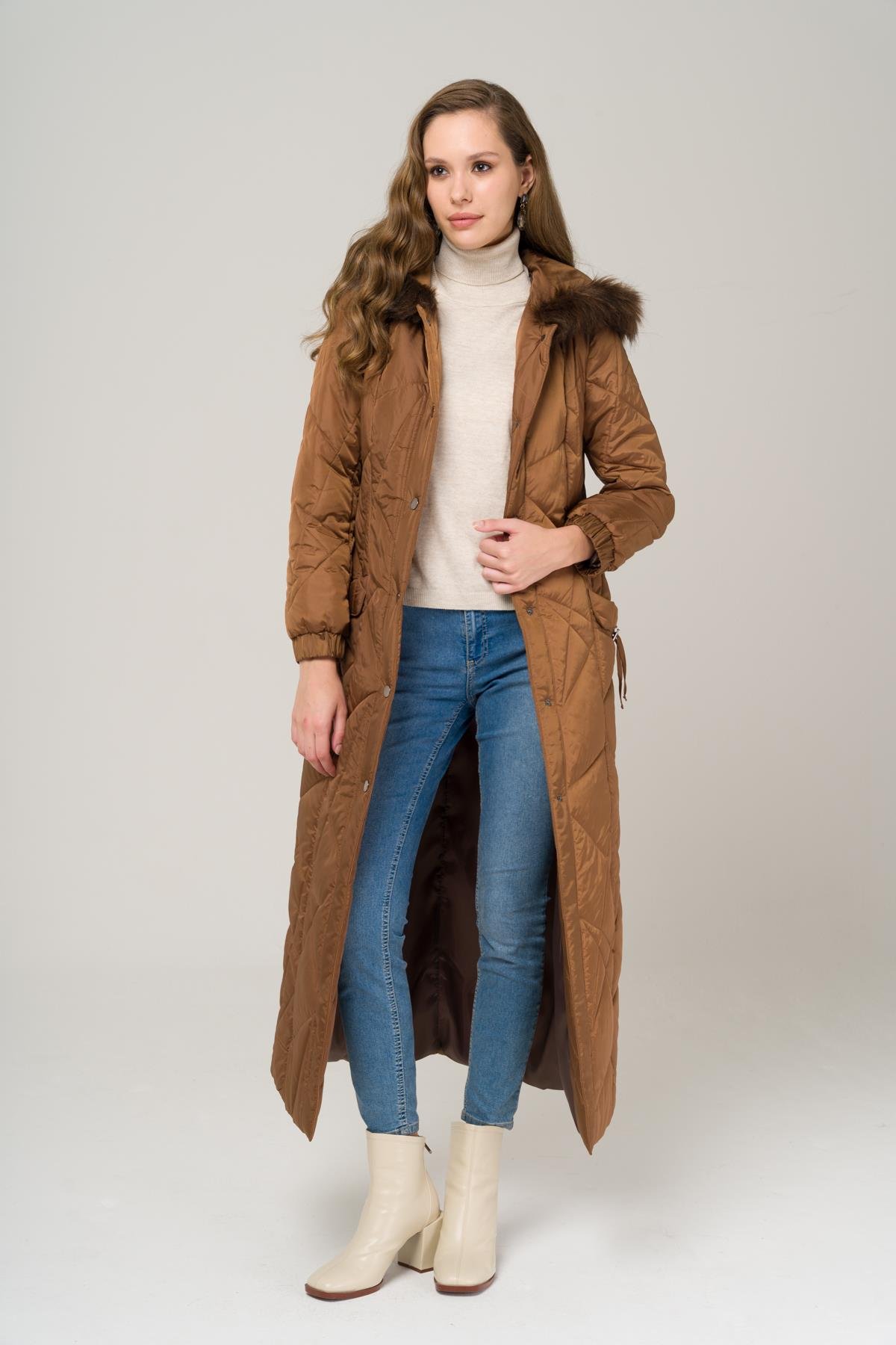 Kapüşonu Kürklü Çıt Çıt Kapamalı Kapitone Kap TABA 6522