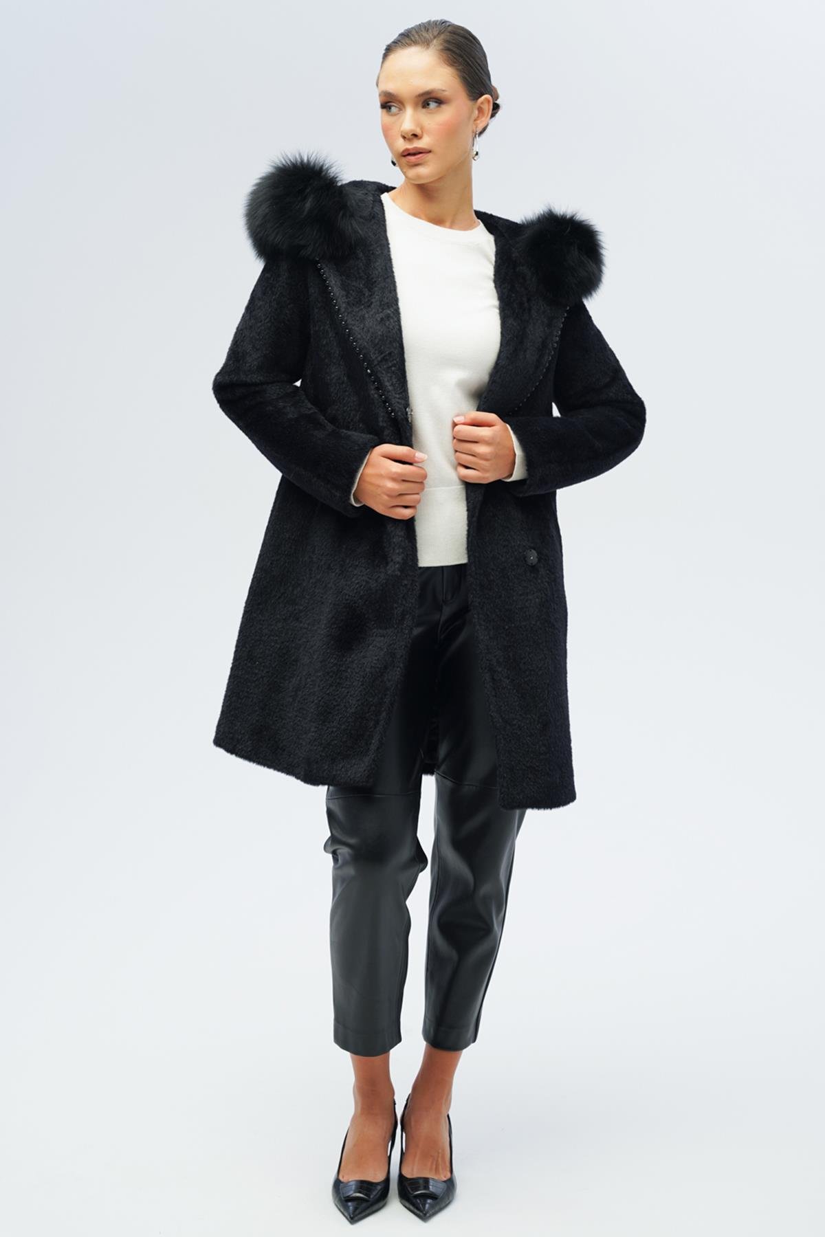 Kapüşonu Kürklü İnci Detaylı Peluş Kaban SİYAH 3097-TK