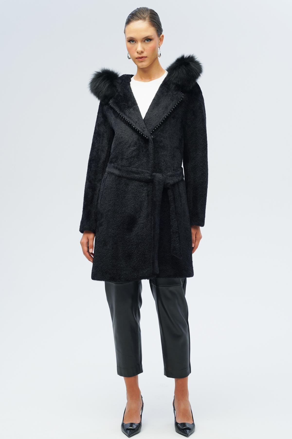 Kapüşonu Kürklü İnci Detaylı Peluş Kaban SİYAH 3097-TK