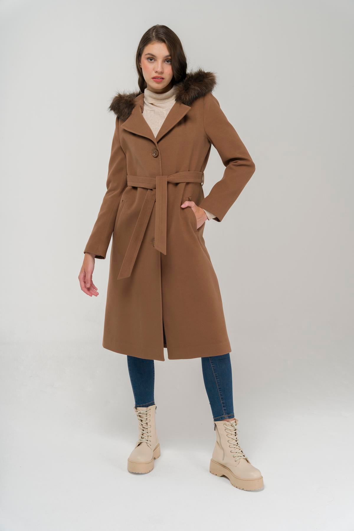 Kapüşonu Kürklü Kruvaze Ara Boy Kaban TABA 3922