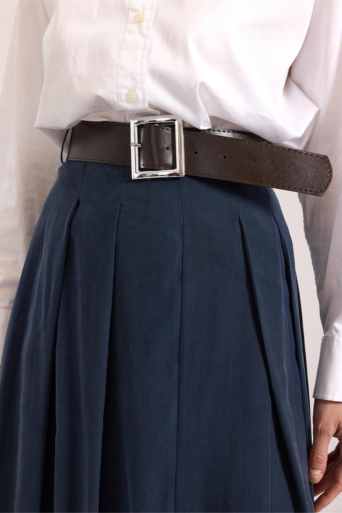 Kemer Detaylı Önden Yırtmaçlı Pileli Modal Etek LACİVERT 7069