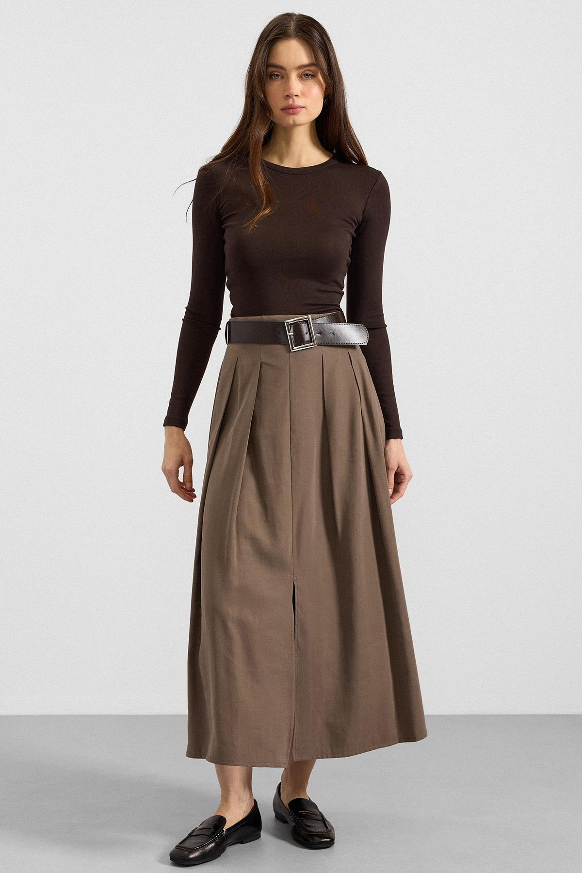 Kemer Detaylı Önden Yırtmaçlı Pileli Modal Etek HAKİ 7069