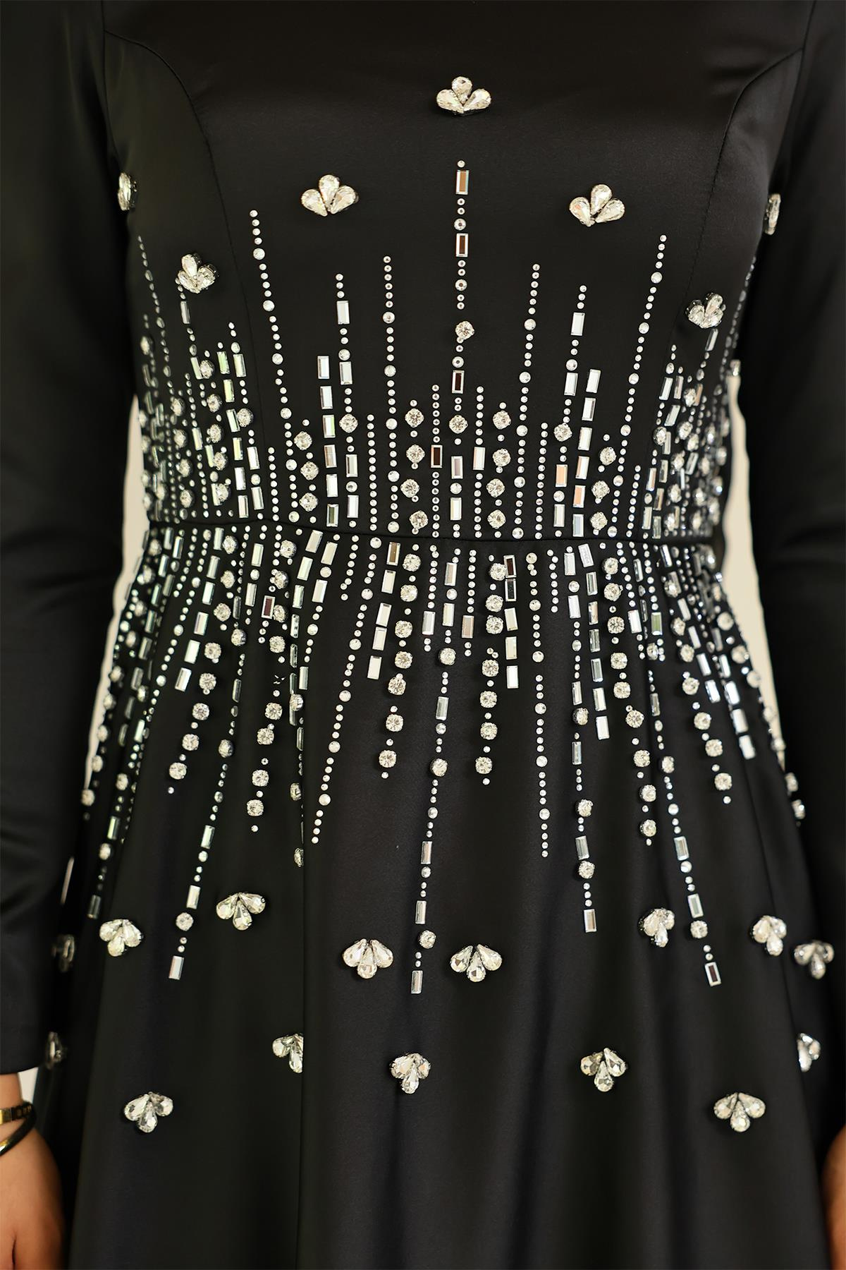 Kloş Önü Taş Desenli Saten Tesettür Abiye Elbise SİYAH 1680