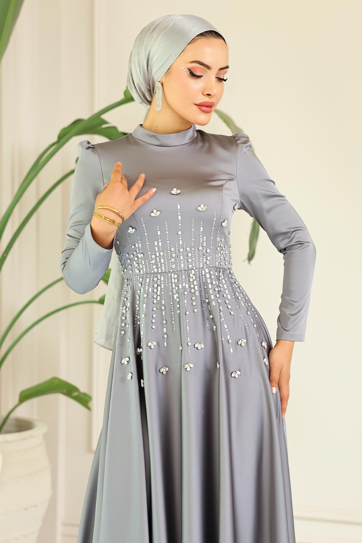 Kloş Önü Taş Desenli Saten Tesettür Abiye Elbise GÜMÜŞ 1680