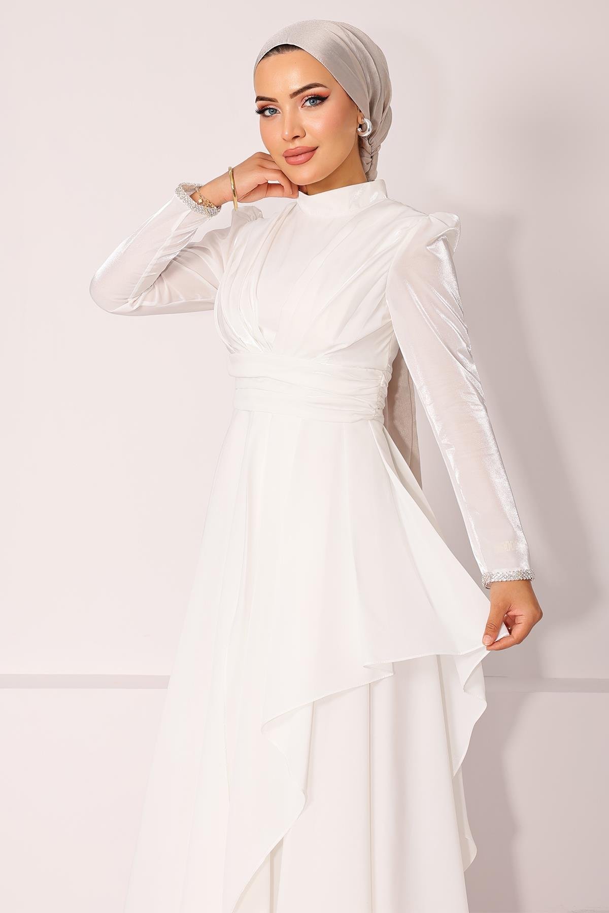 فستان سهرة حجاب من التفتا والساتان مع طيات مطرزة بالأحجار وتفاصيل كشكشة على فتحات الأكمام أبيض 1215