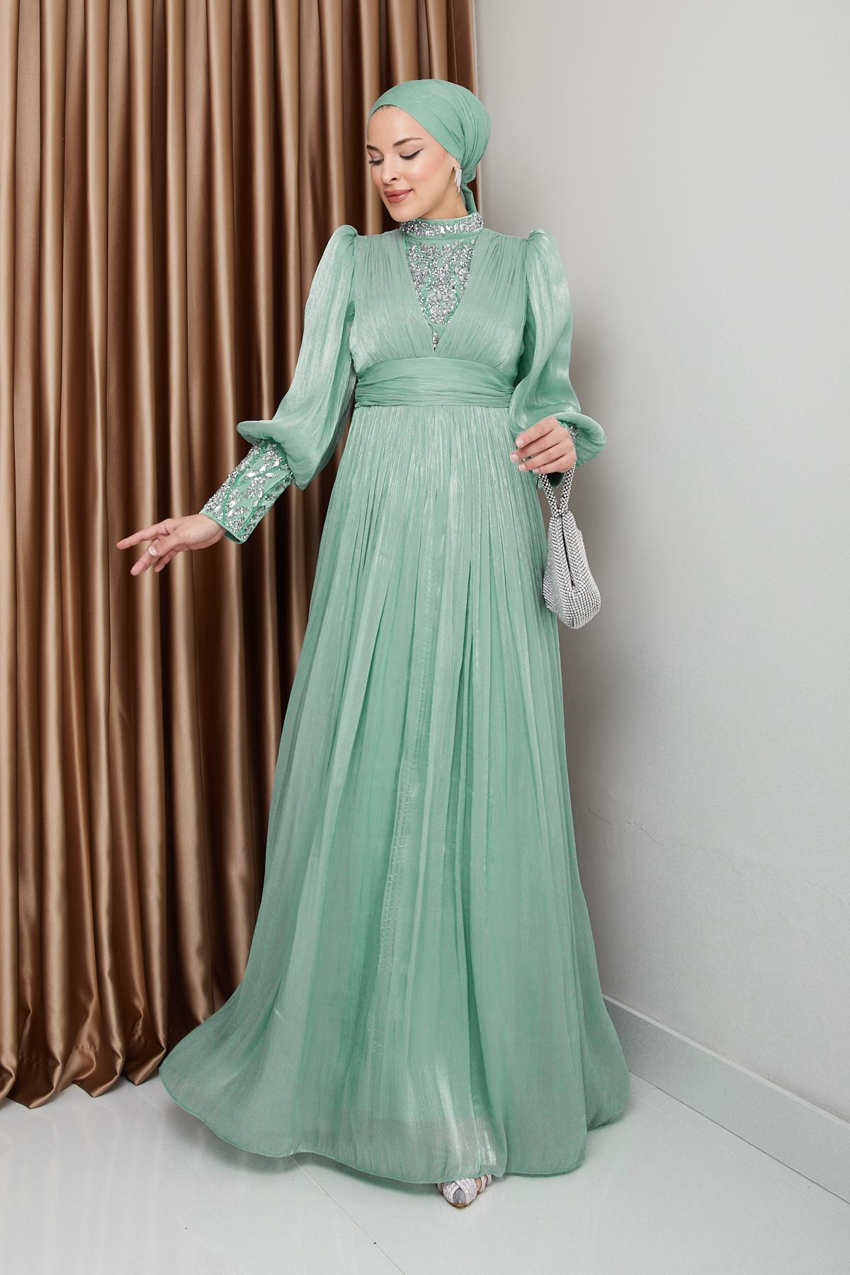 Kolları ve Önü Taş Bezeli Yorgo İpek Tesettür Abiye Elbise MİNT 1239