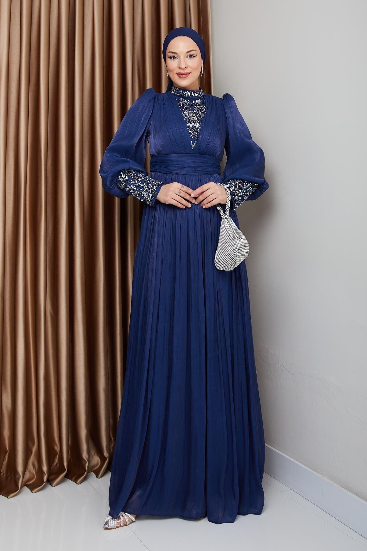 فستان سهرة حرير من يورغو للحجاب بأكمام وواجهة مزينة بالأحجار ك. نيلي 1239