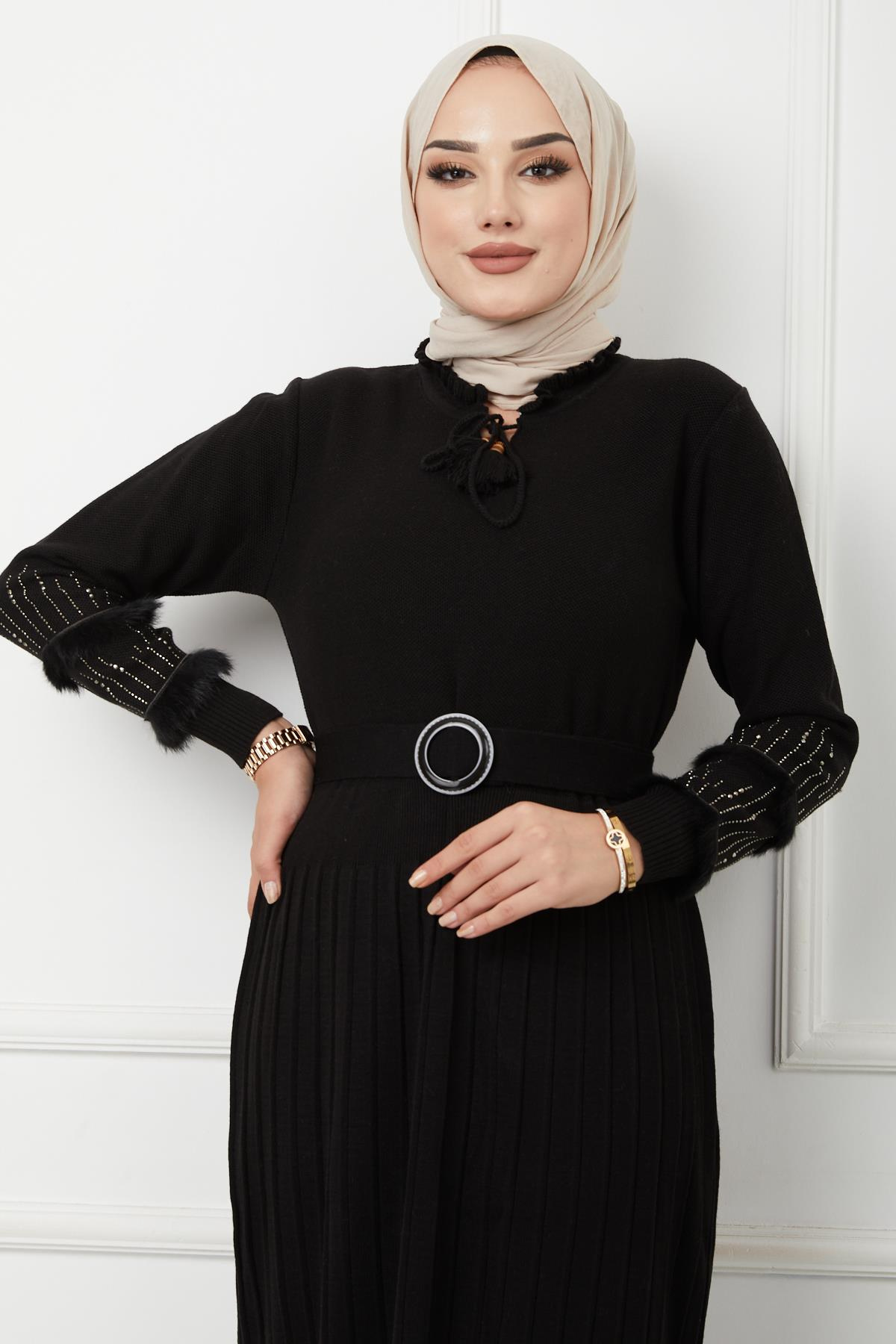 Kolu Taş ve Kürk Detaylı Kemerli Triko Elbise SİYAH 9187-E