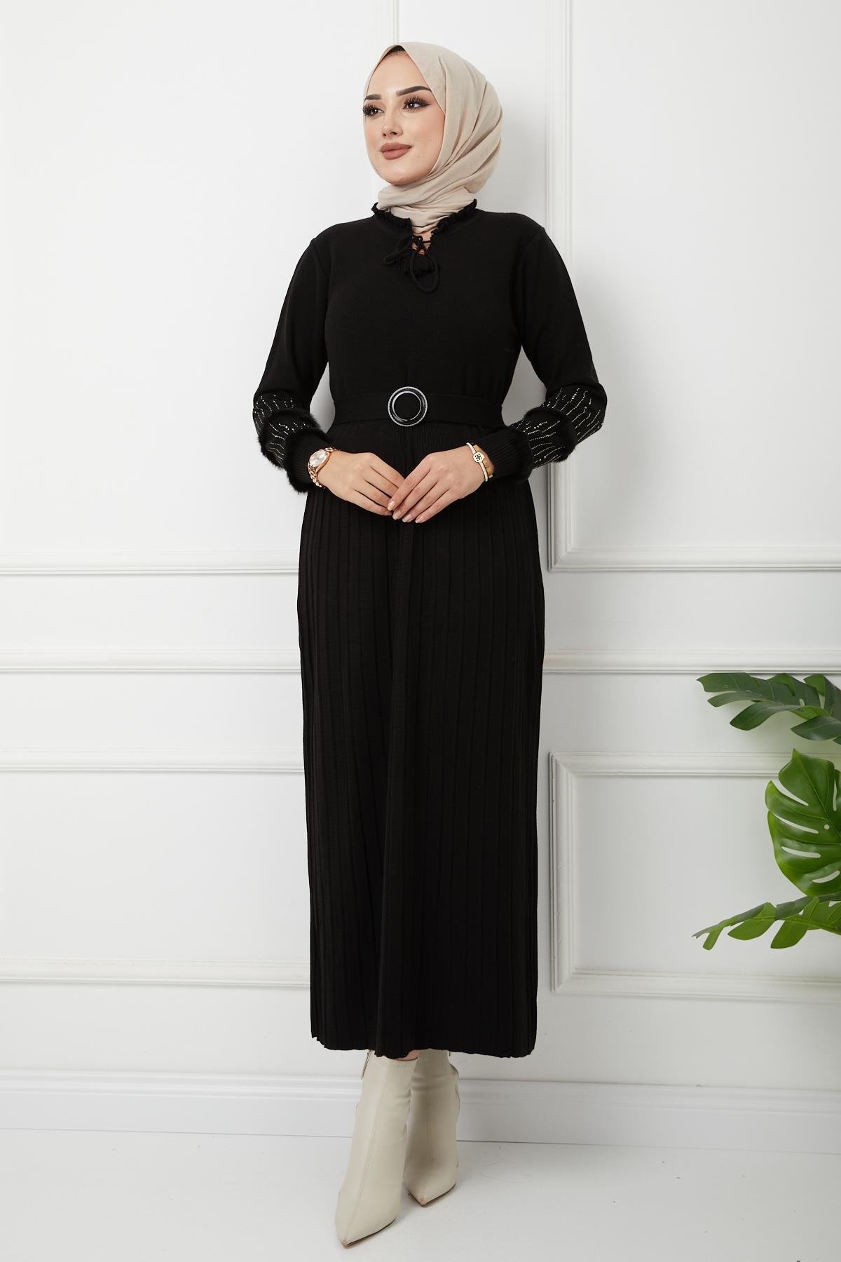 Kolu Taş ve Kürk Detaylı Kemerli Triko Elbise SİYAH 9187-E