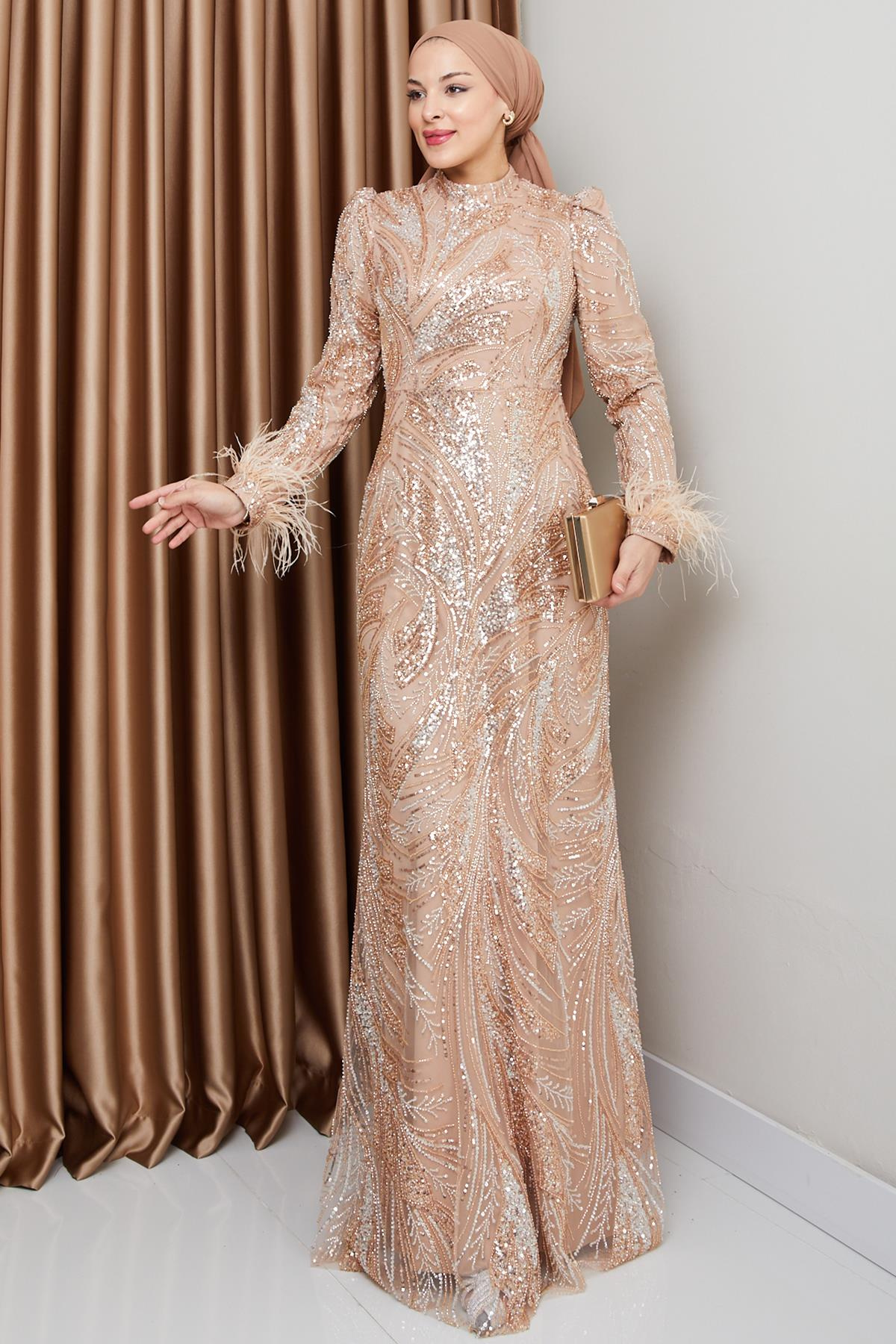 Kolu Tüy Detaylı Boncuk ve Pul İşlemeli Exclusive Tesettür Abiye Elbise GOLD 1000-M