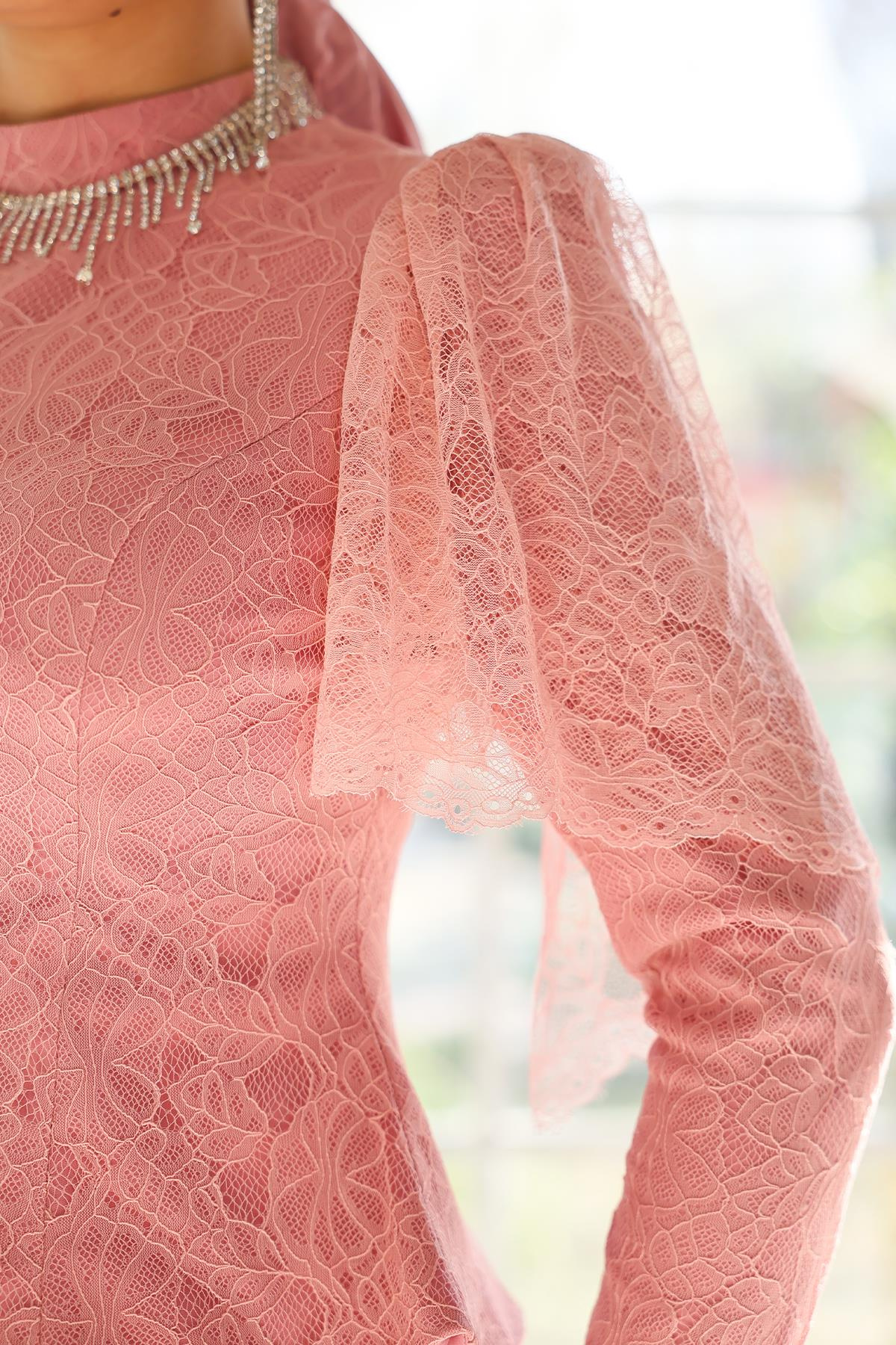 Kolye Detaylı Balık Model Dantel Tesettür Abiye Elbise PEMBE 1058