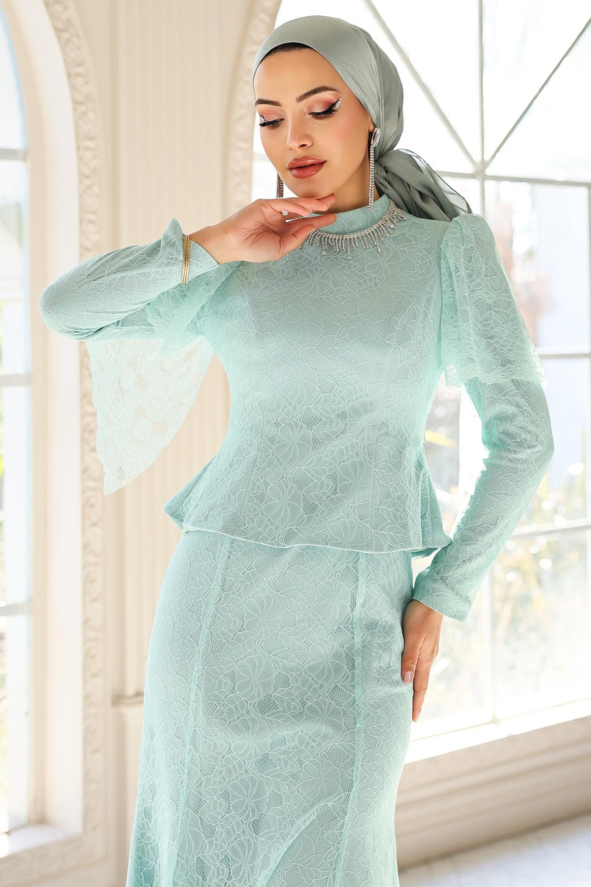 Kolye Detaylı Balık Model Dantel Tesettür Abiye Elbise MİNT 1058