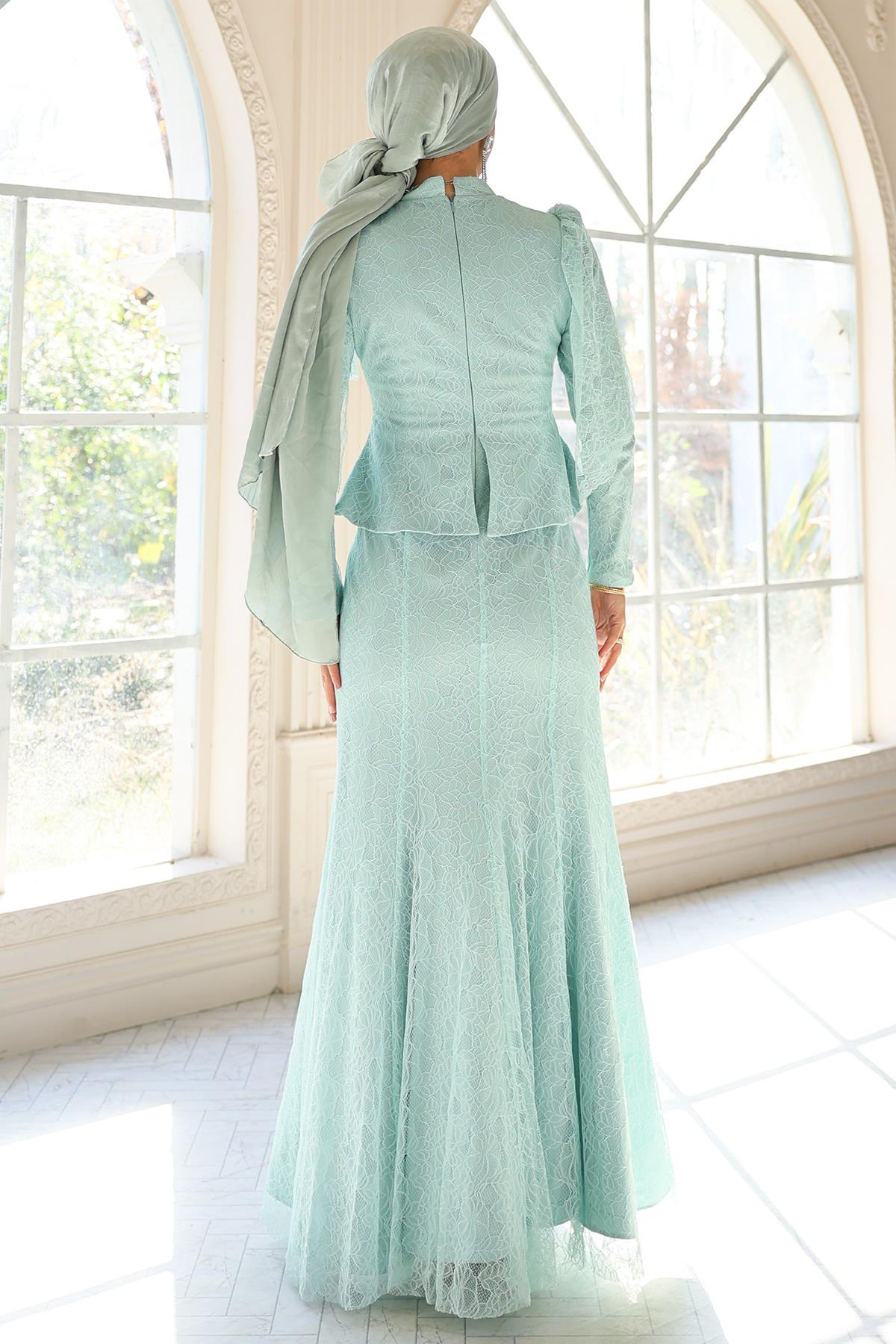 Kolye Detaylı Balık Model Dantel Tesettür Abiye Elbise MİNT 1058