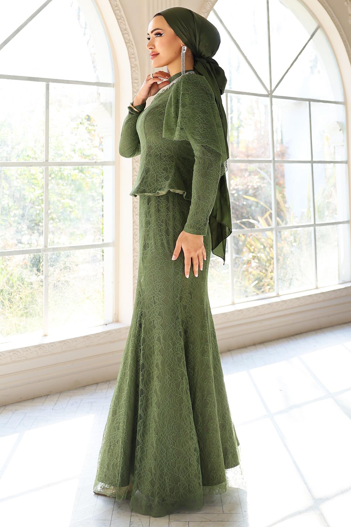 Kolye Detaylı Balık Model Dantel Tesettür Abiye Elbise HAKİ 1058