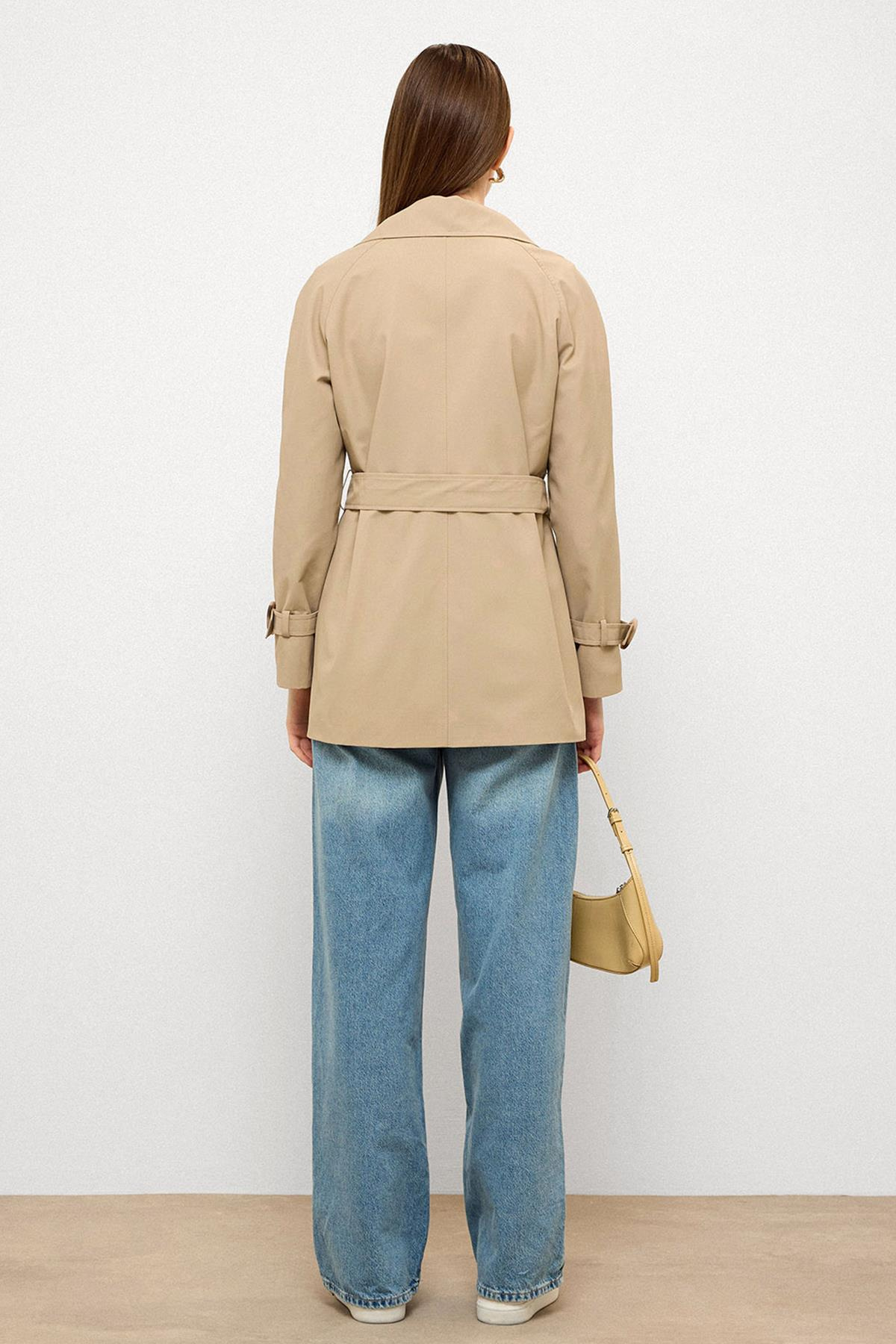 Kruvaze Reglan Kol Su İtici Özellikli Kısa Trençkot BEJ 6762