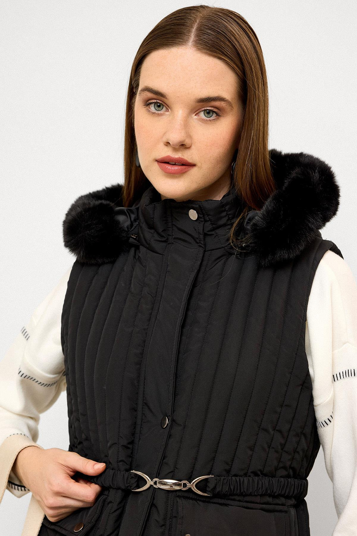 Kürklü Çıkabilen Kapüşonlu Kemer Detaylı Kapitone Yelek SİYAH 8263