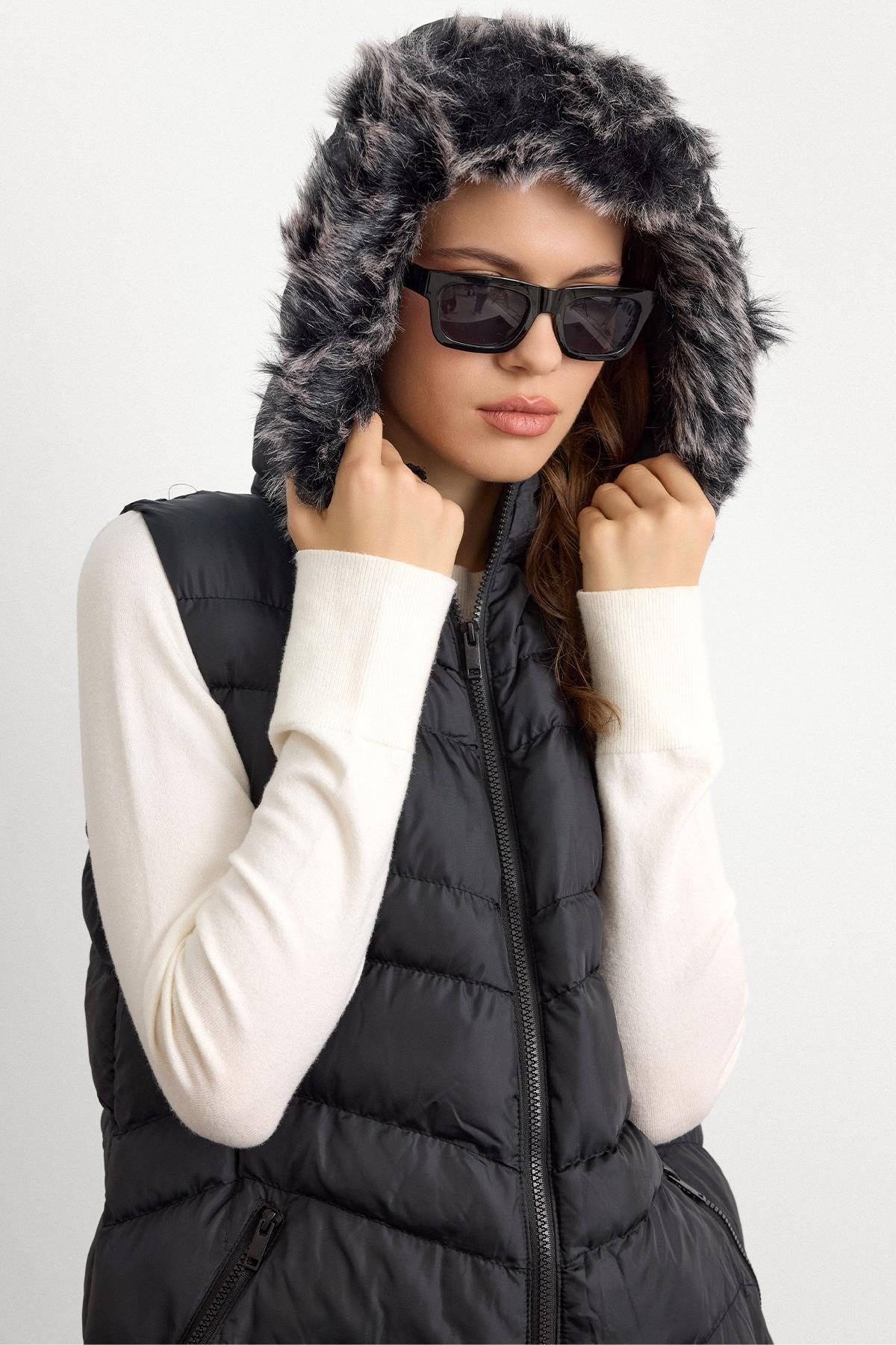 Kürklü Çıkabillir Kapüşonlu Şişme Yelek SİYAH 8192