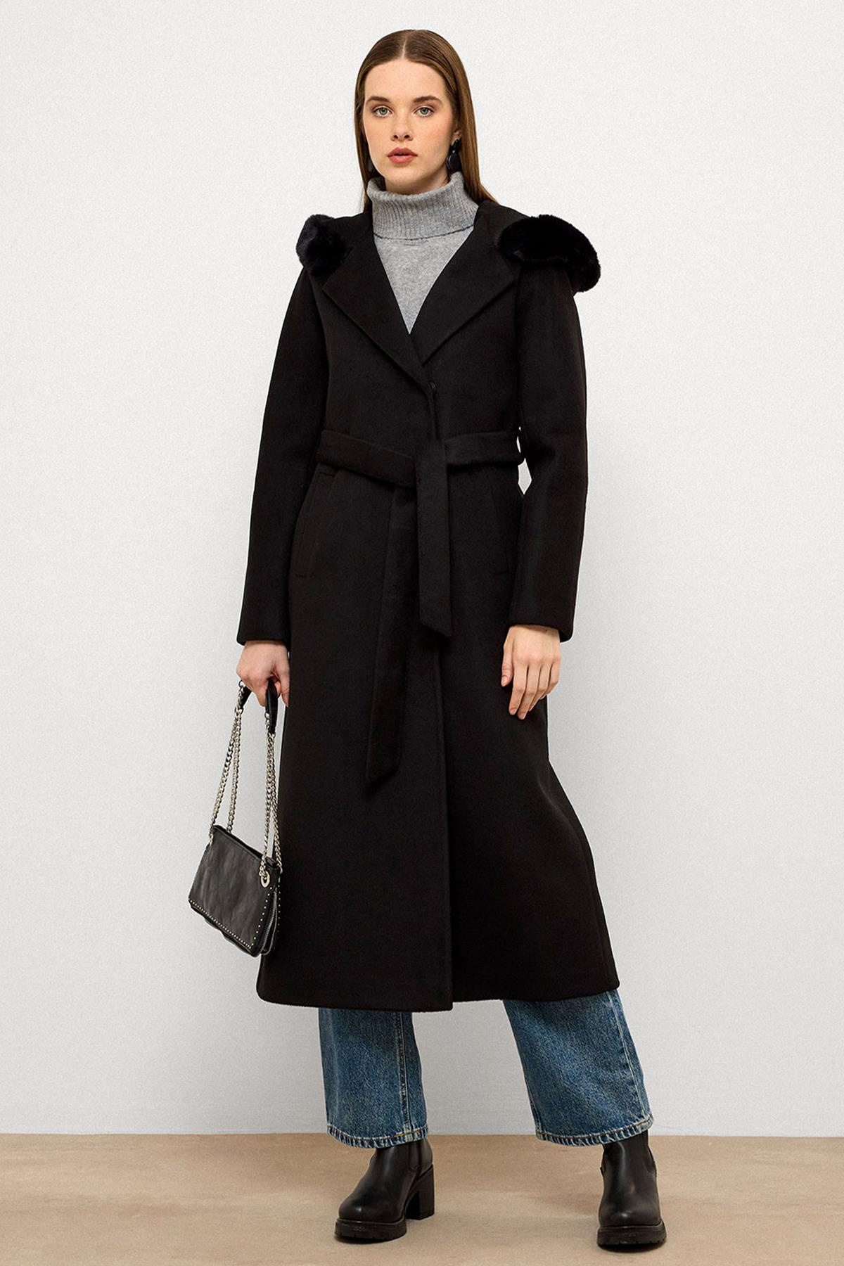 Kürklü Kapüşonlu Beli Bağlamalı Uzun Kaban SİYAH 3107