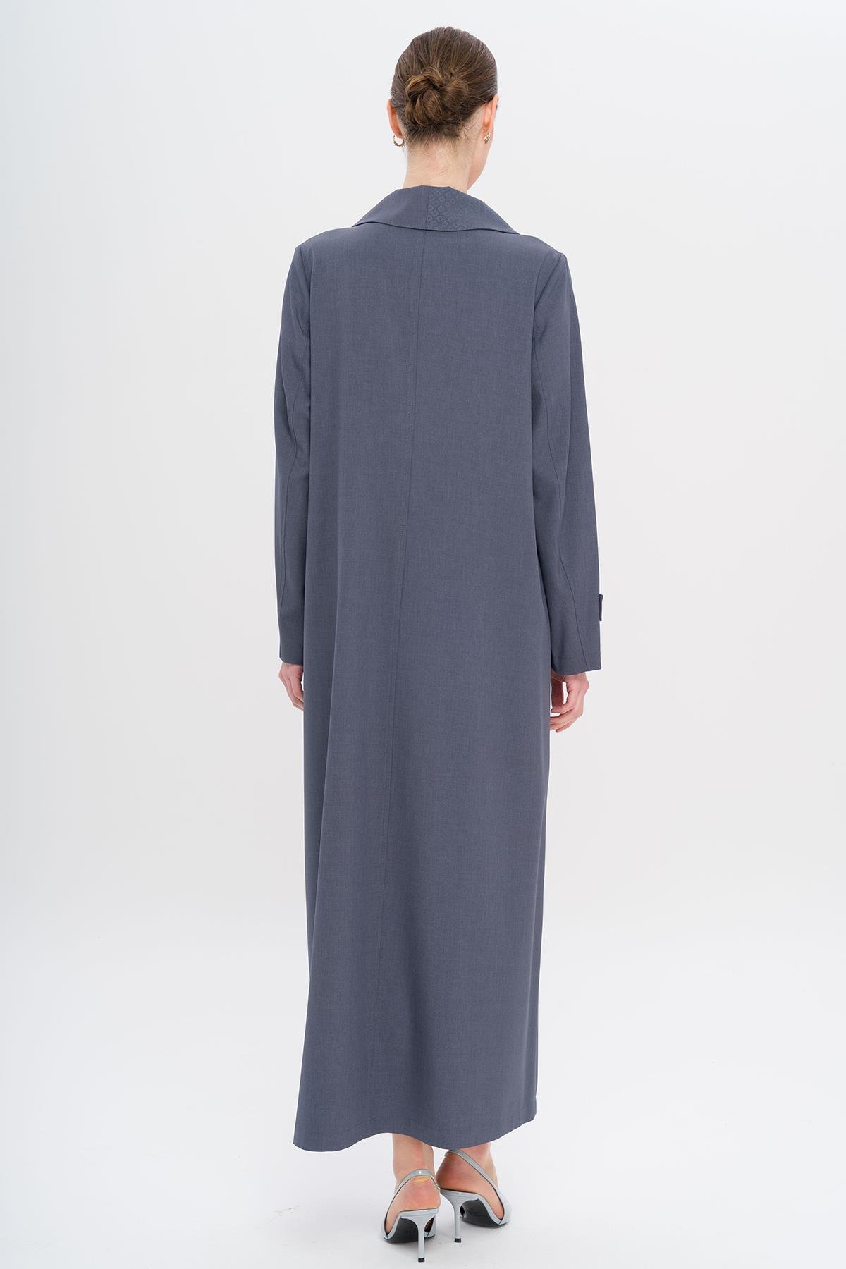 Mendil Yaka Desen ve Taş Detaylı Astarsız Büyük Beden Pardesü İNDİGO 6714