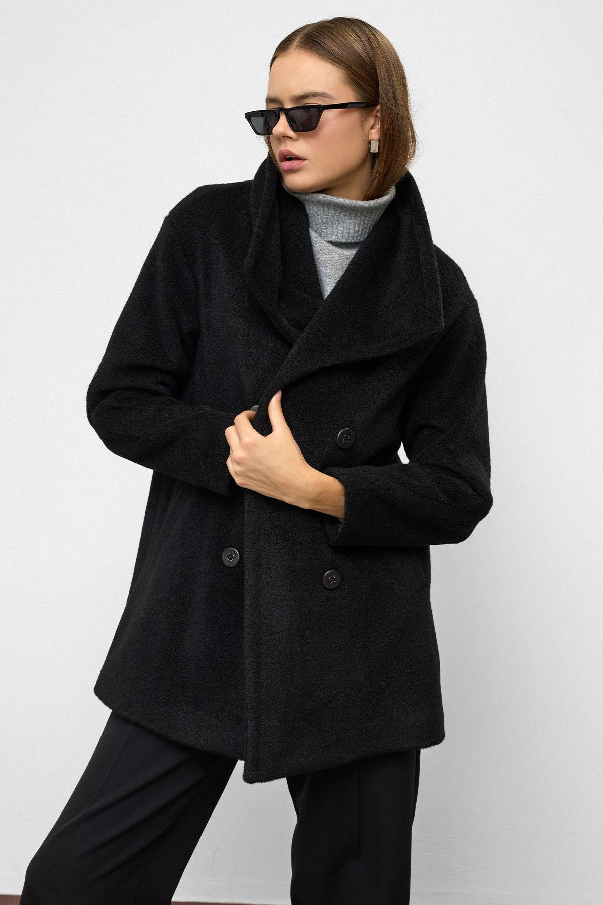 Mendil Yaka Kruvaze Geniş Kesim Kaban SİYAH 3129