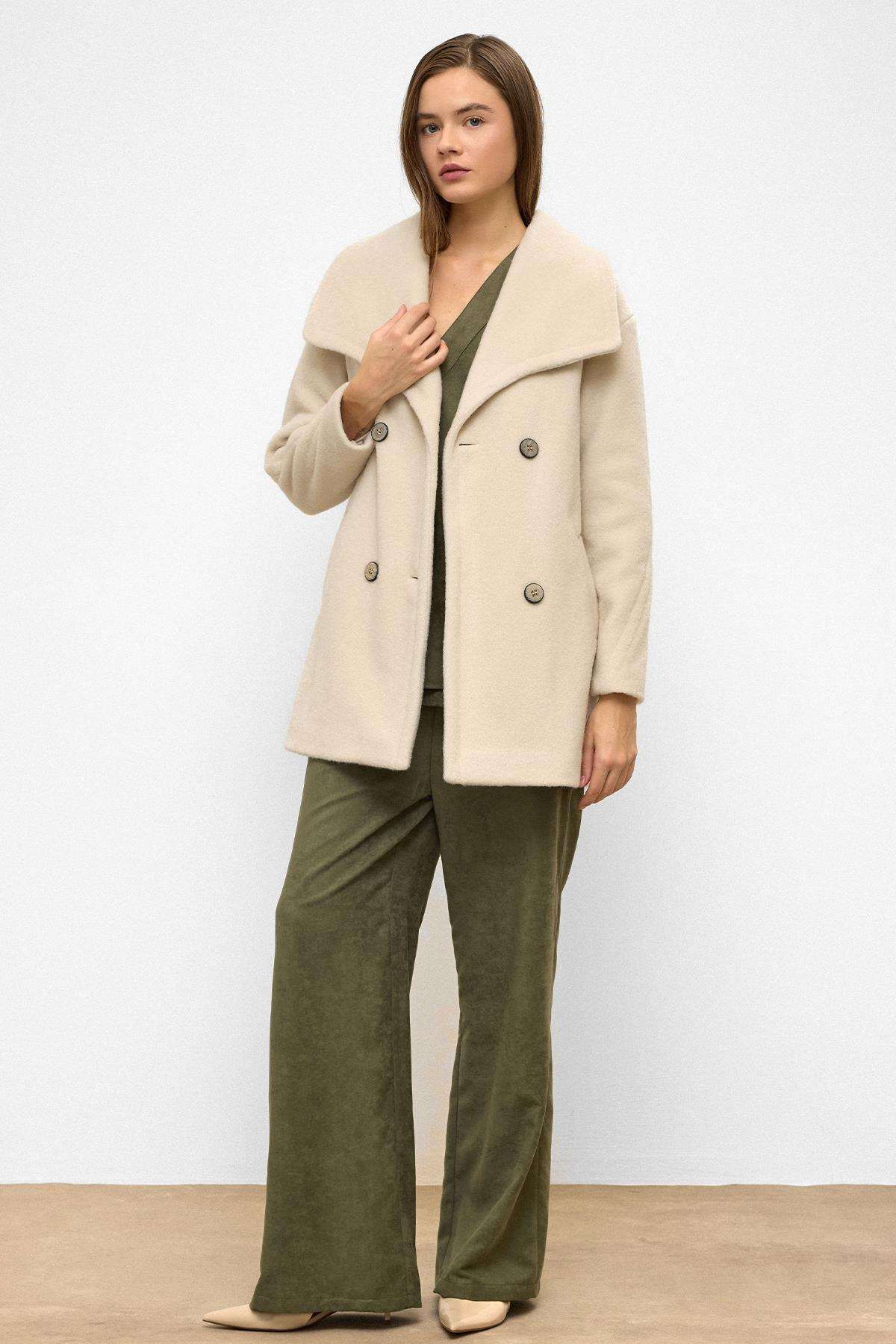 Mendil Yaka Kruvaze Geniş Kesim Kaban BEJ 3129